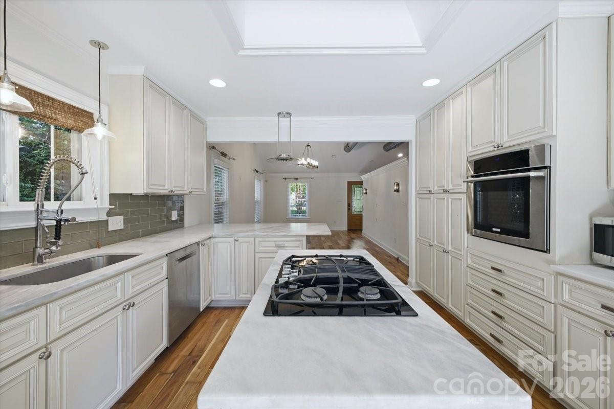 813 Walnut Avenue