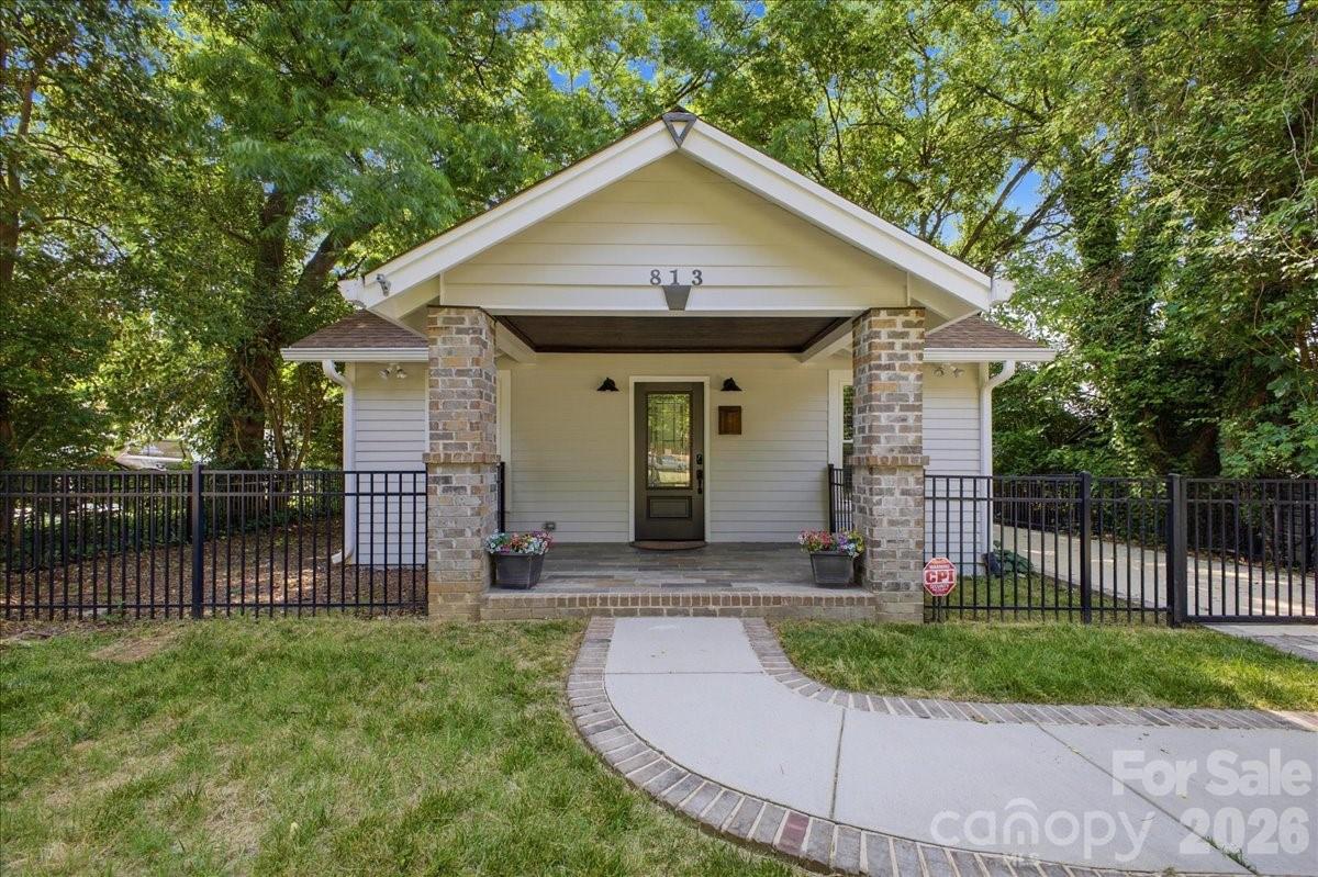 813 Walnut Avenue