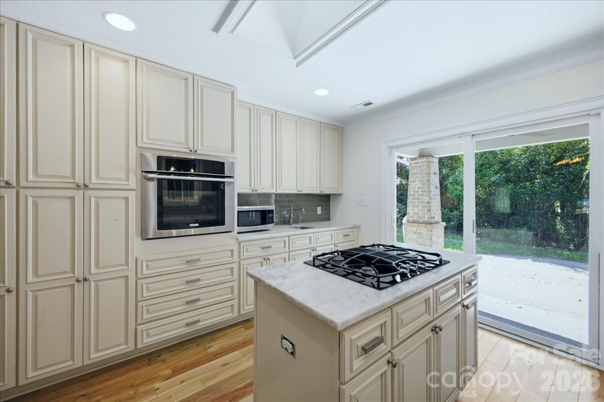 813 Walnut Avenue