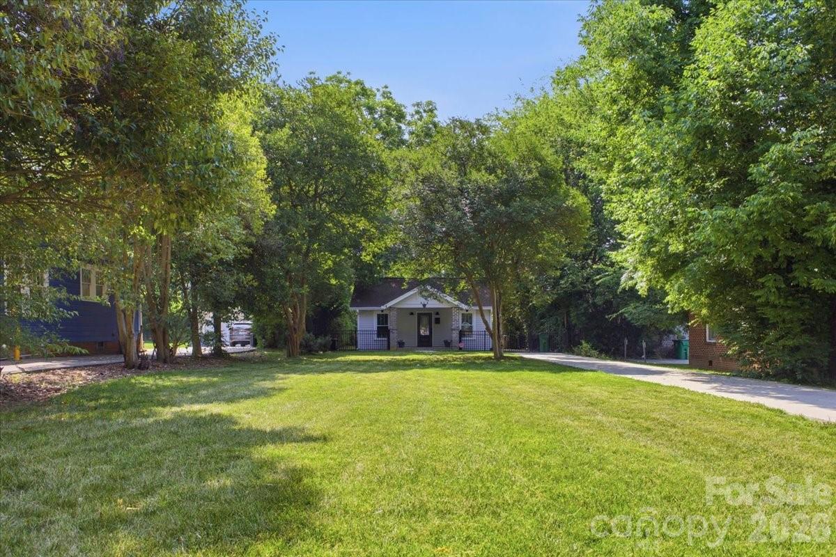 813 Walnut Avenue