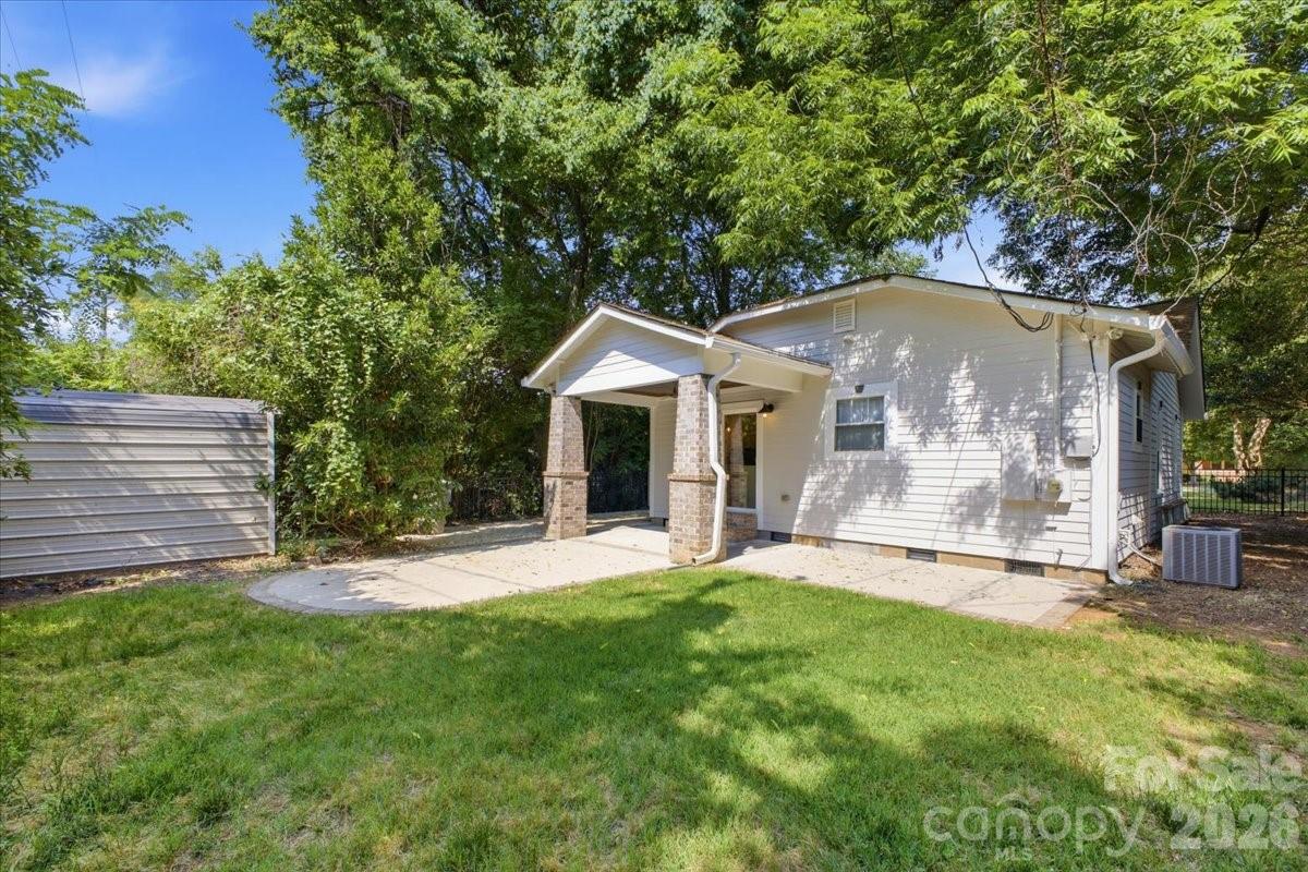813 Walnut Avenue