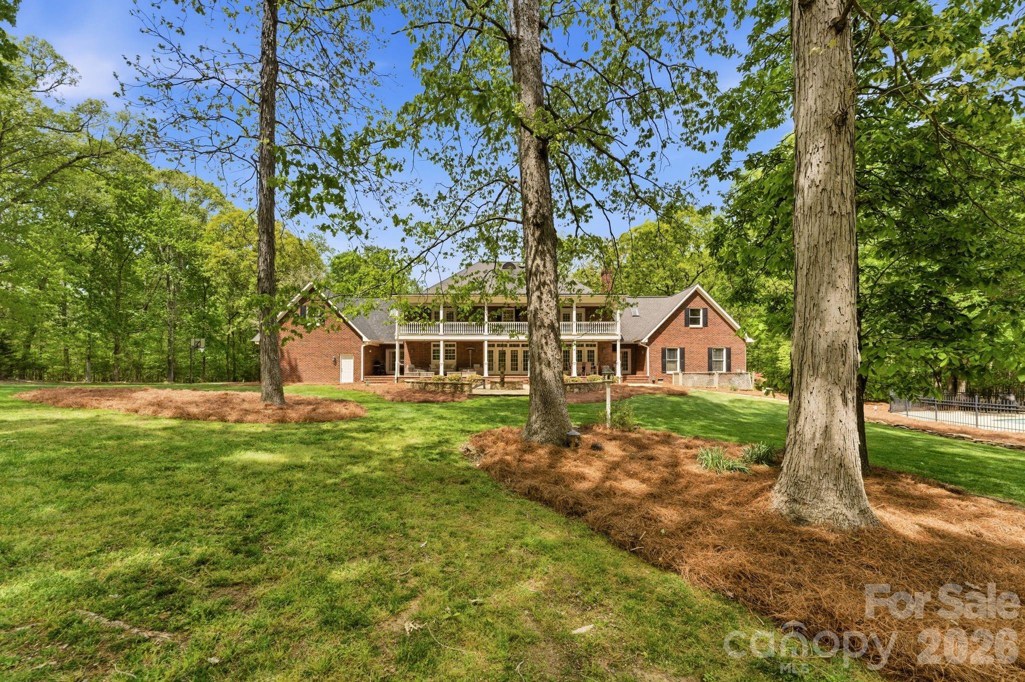 5675 Highway 55 Highway E