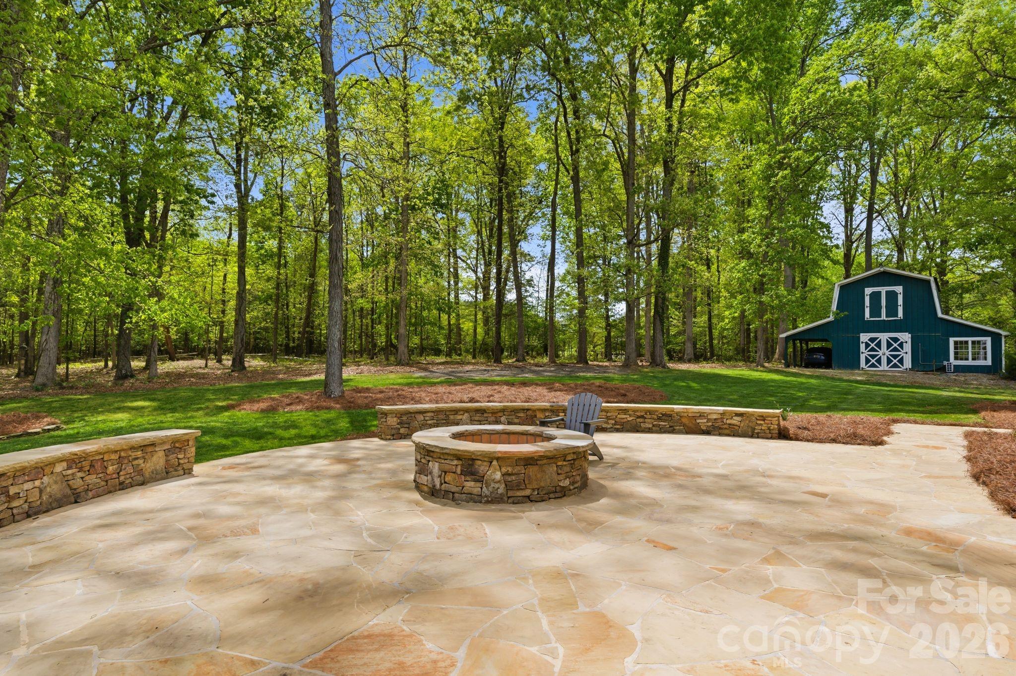 5675 Highway 55 Highway E