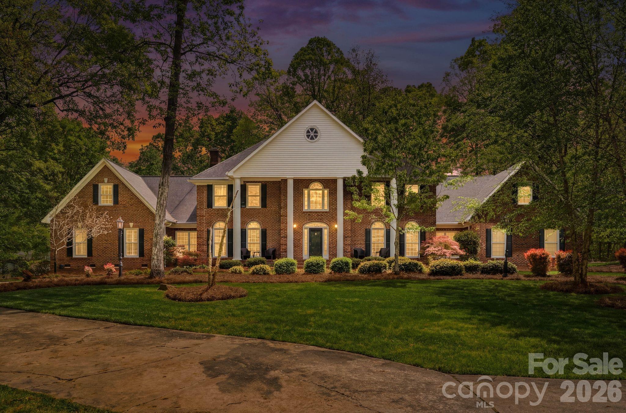 5675 Highway 55 Highway E