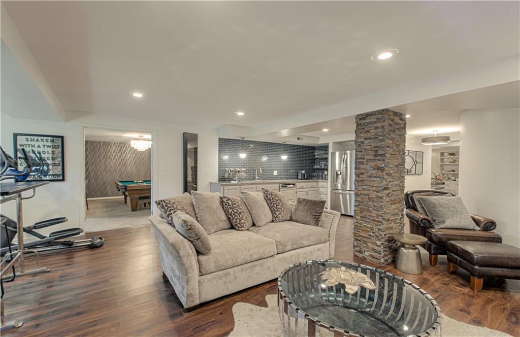 12600 Mohawk Lane