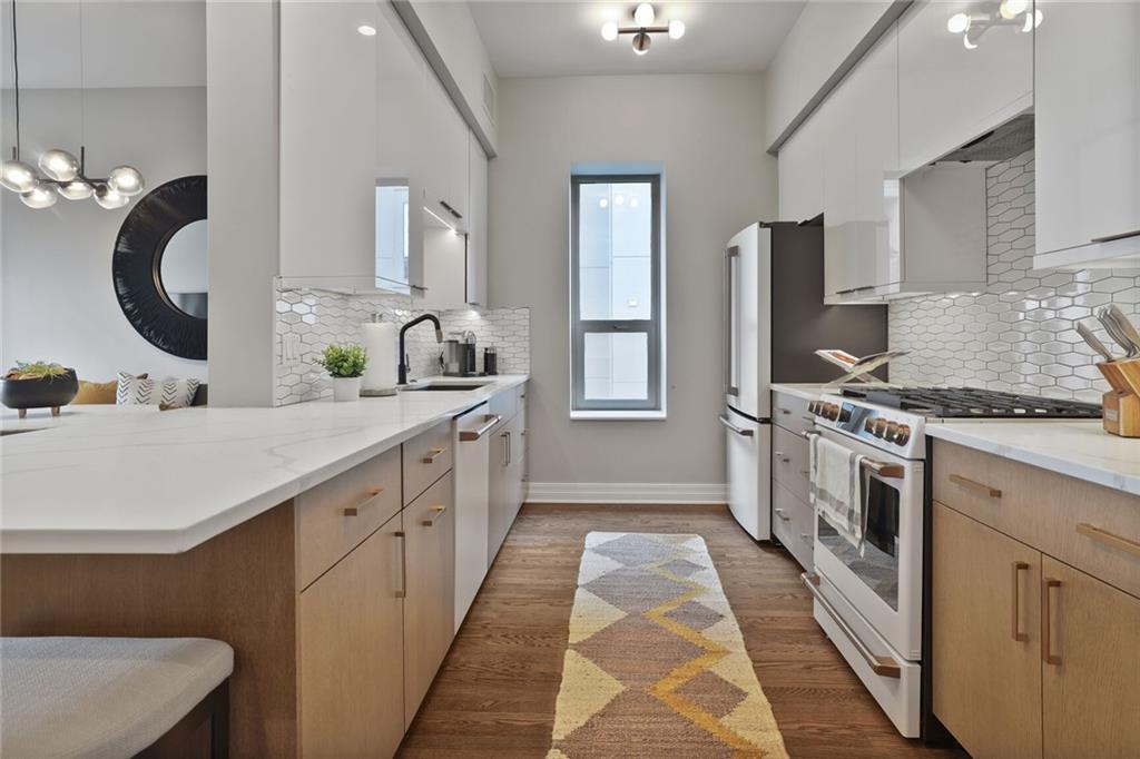4950 Central Street Unit: 206