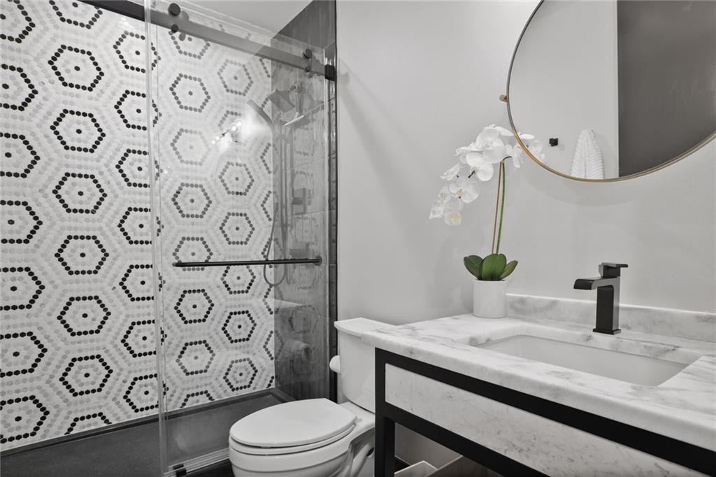 4950 Central Street Unit: 206