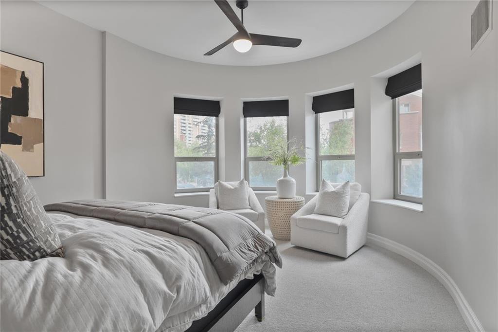 4950 Central Street Unit: 206