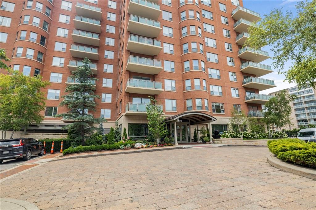 4950 Central Street Unit: 206