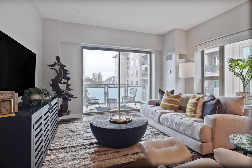 4950 Central Street Unit: 206
