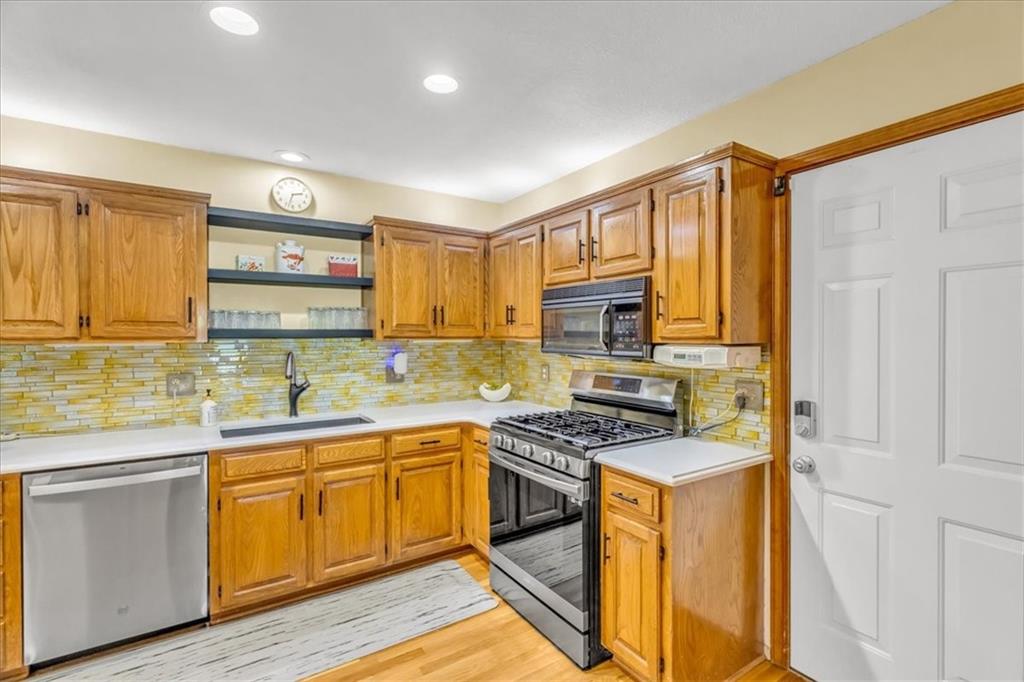 1401 NW Birdseye Court