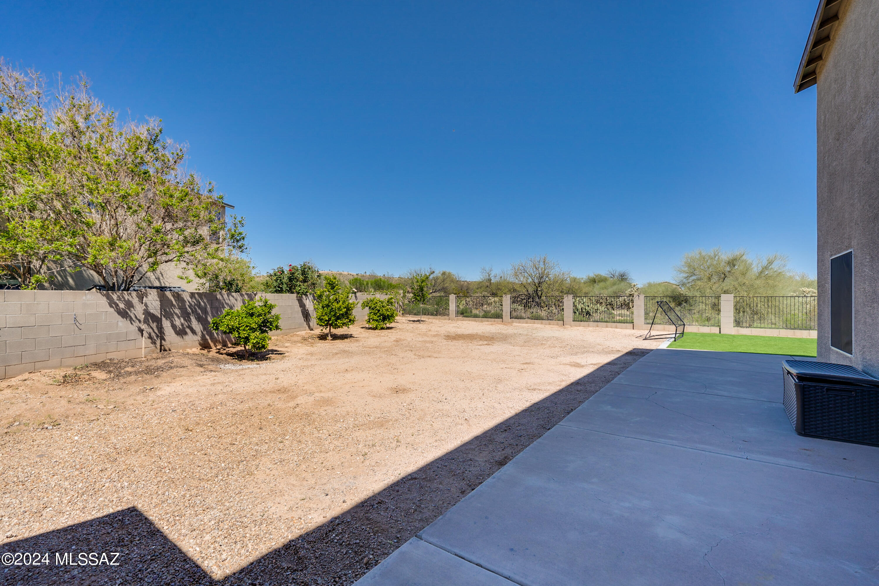 1168 W Camino Hombre Viejo