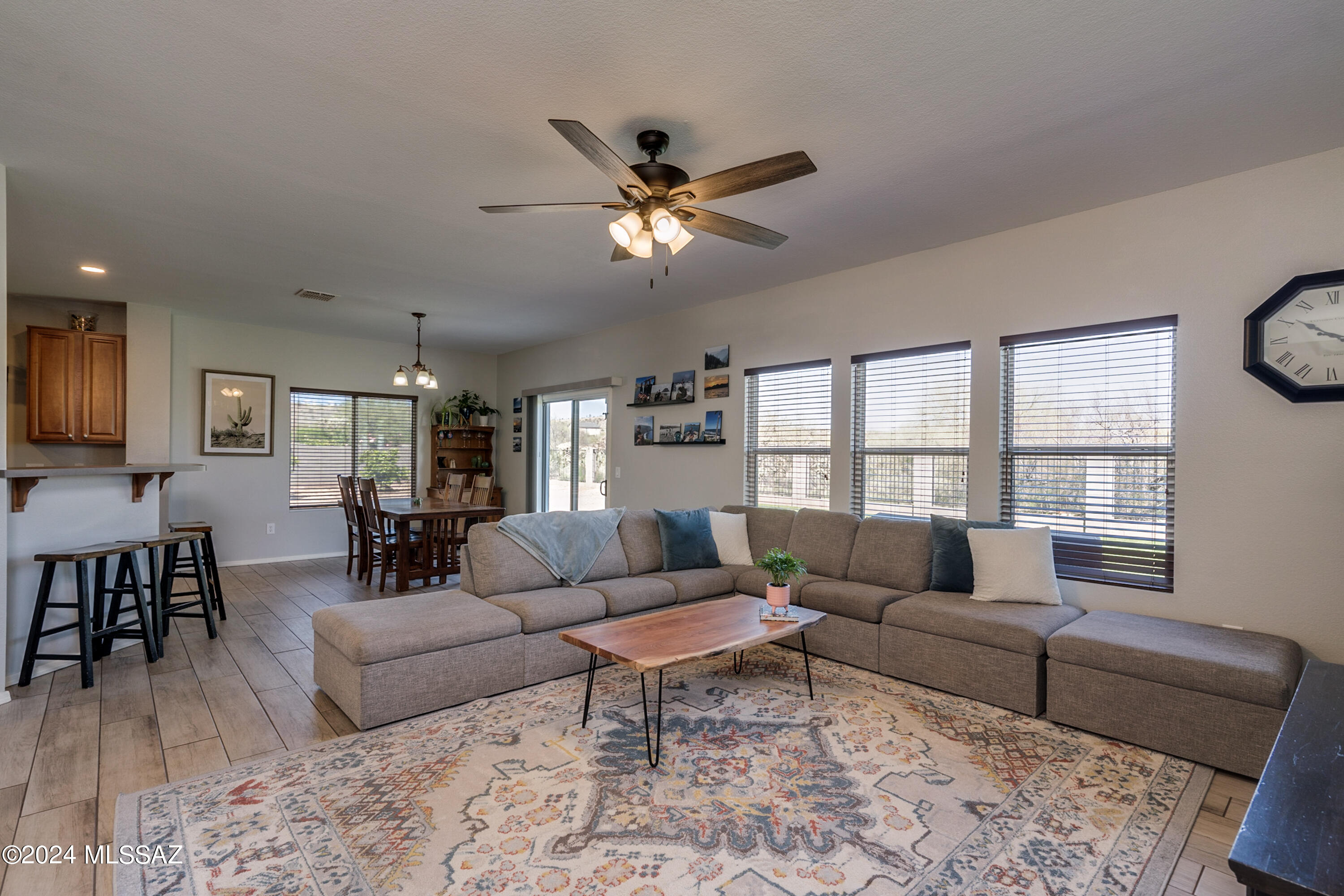 1168 W Camino Hombre Viejo