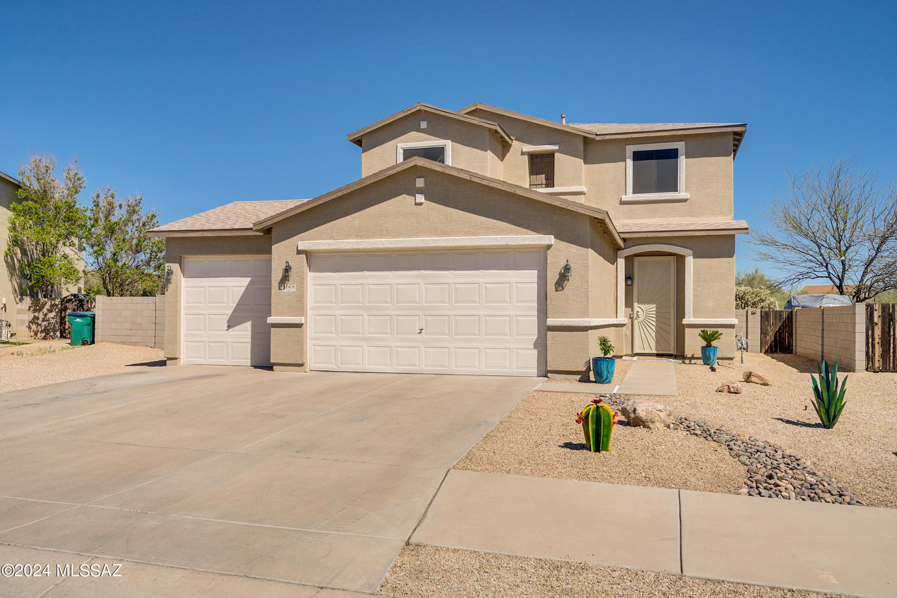 1168 W Camino Hombre Viejo
