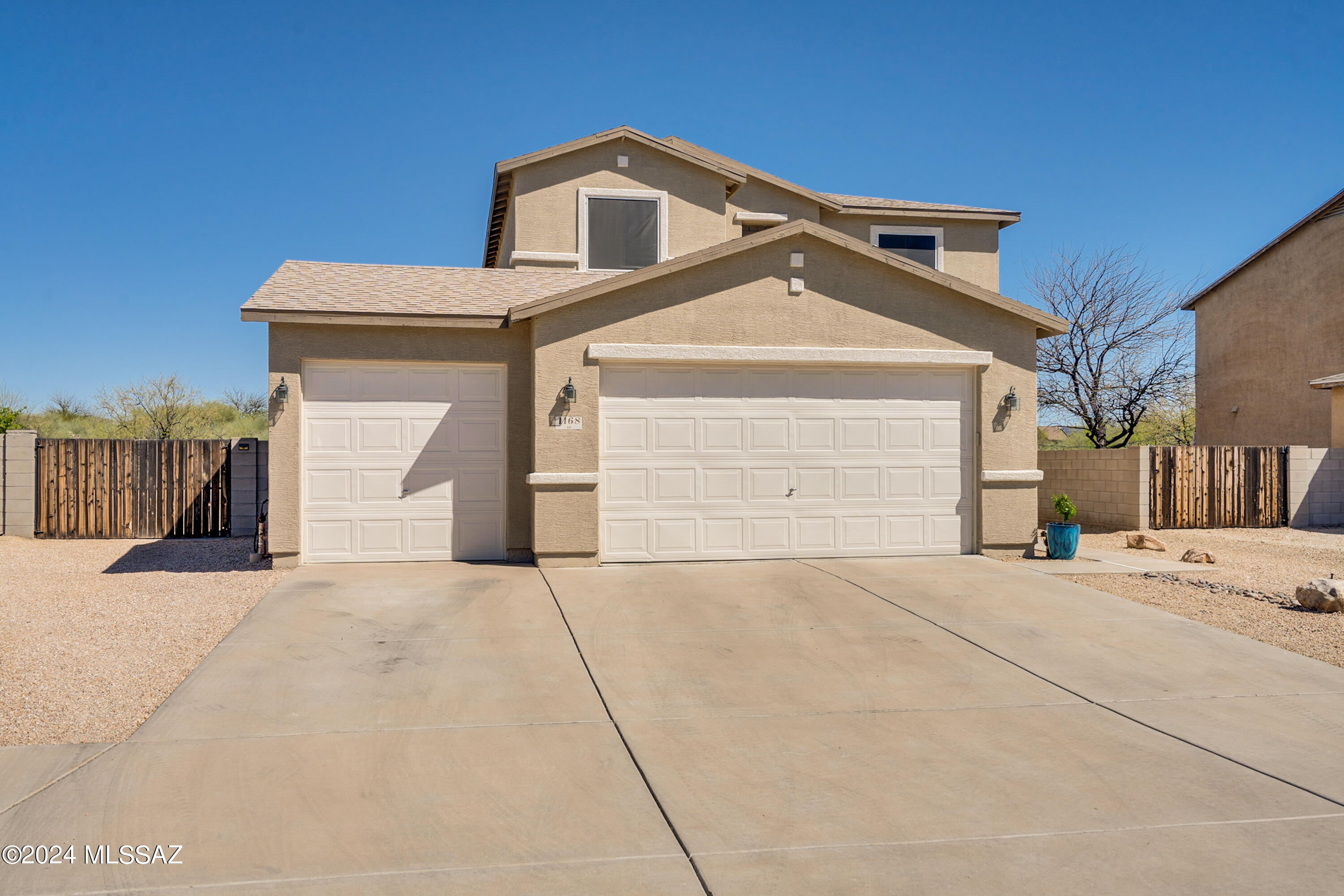 1168 W Camino Hombre Viejo
