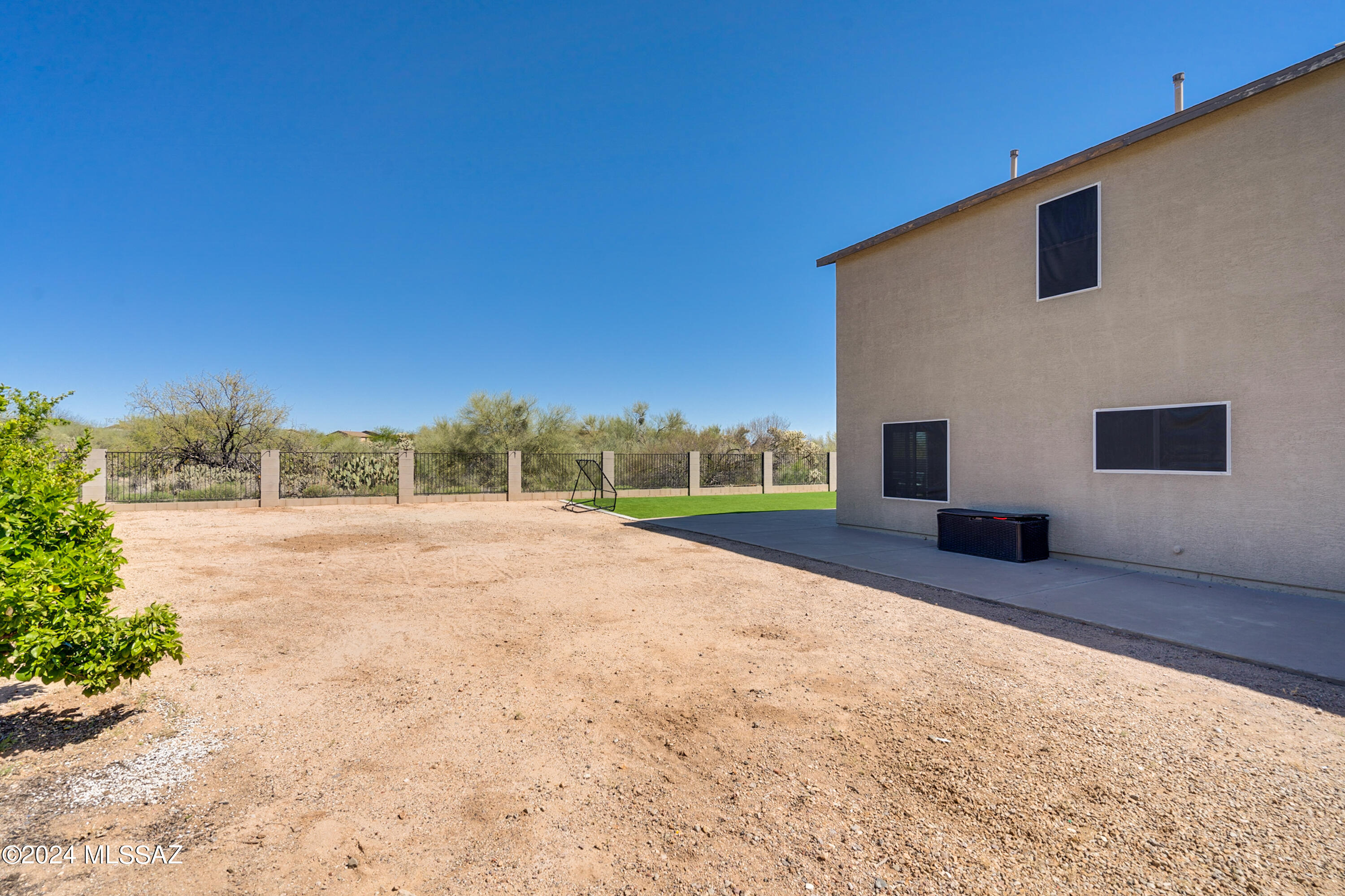 1168 W Camino Hombre Viejo