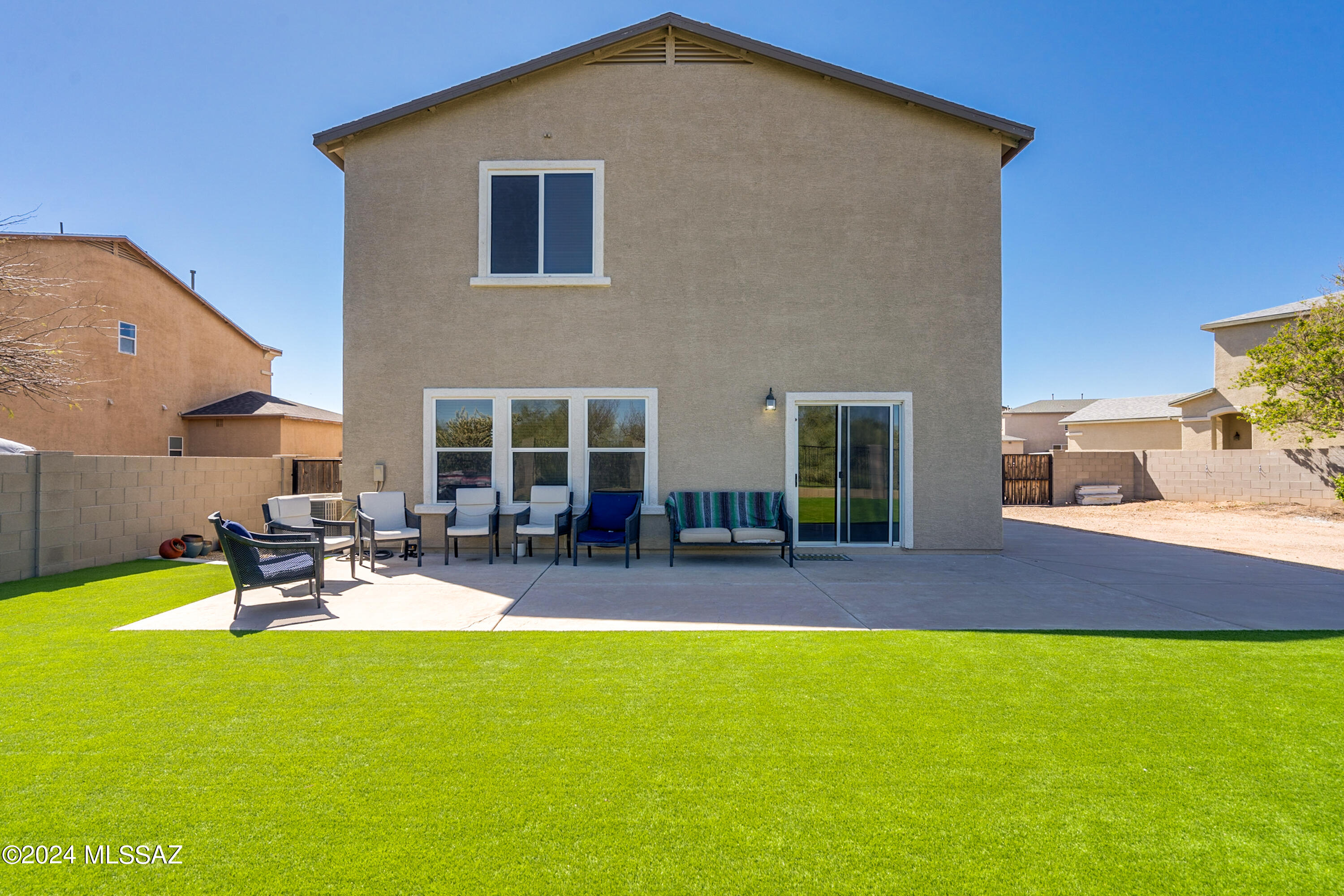 1168 W Camino Hombre Viejo