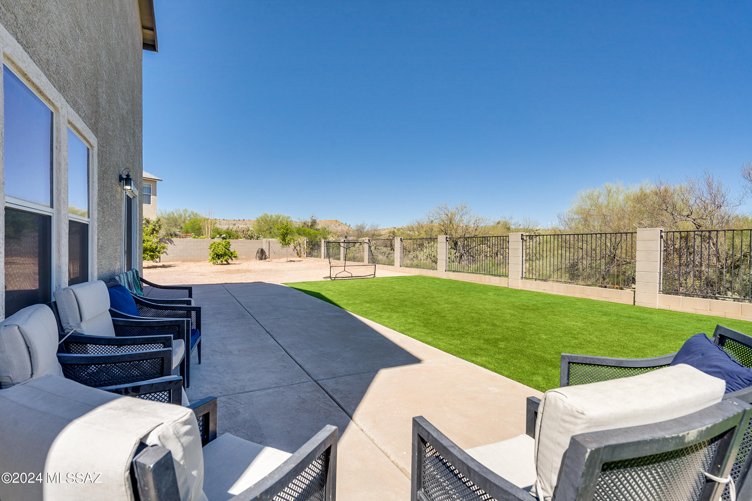 1168 W Camino Hombre Viejo