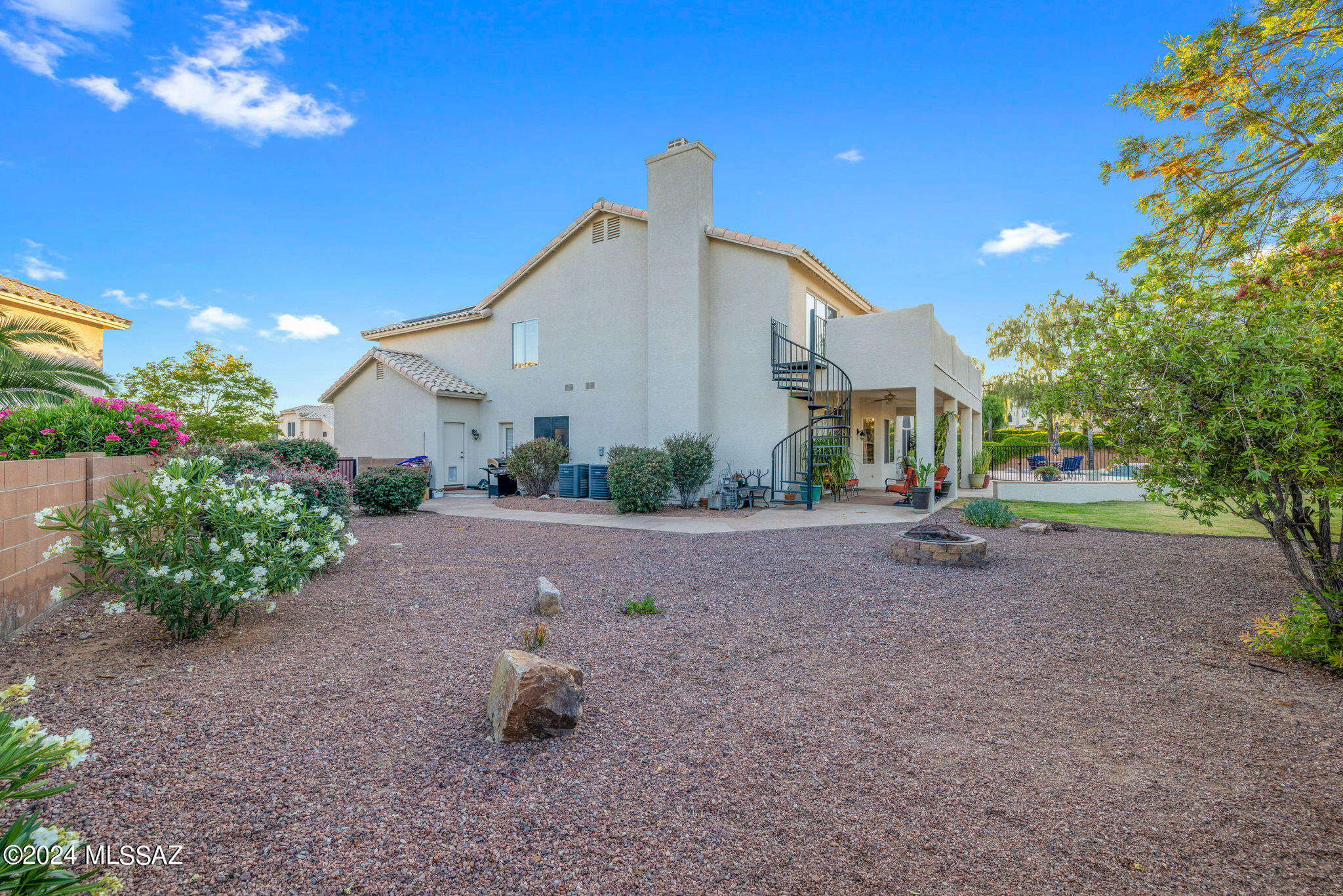 1221 W Sunset Point Place Place