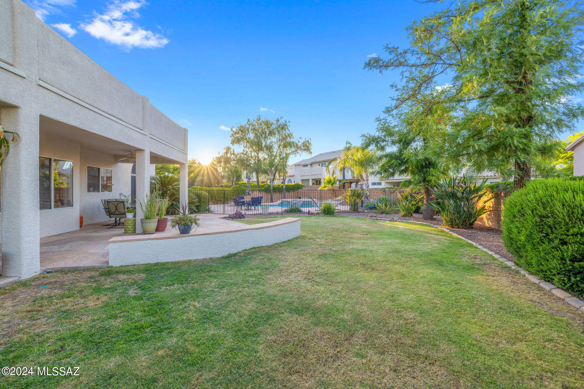 1221 W Sunset Point Place Place