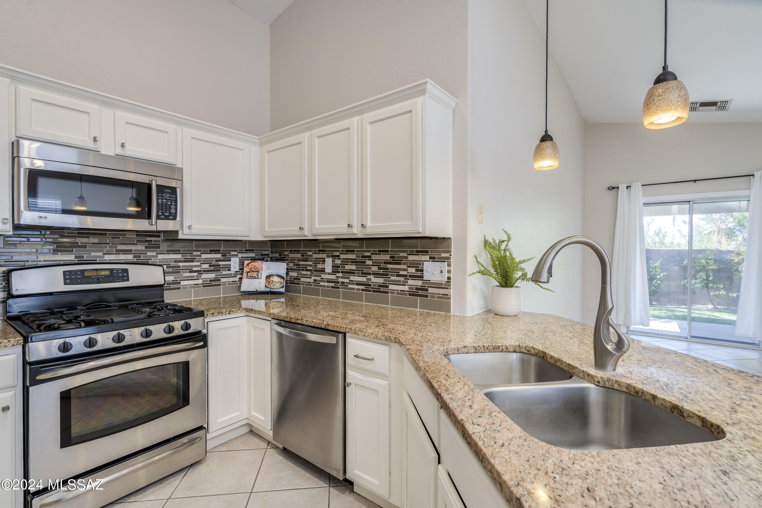 3313 W Corte Albor
