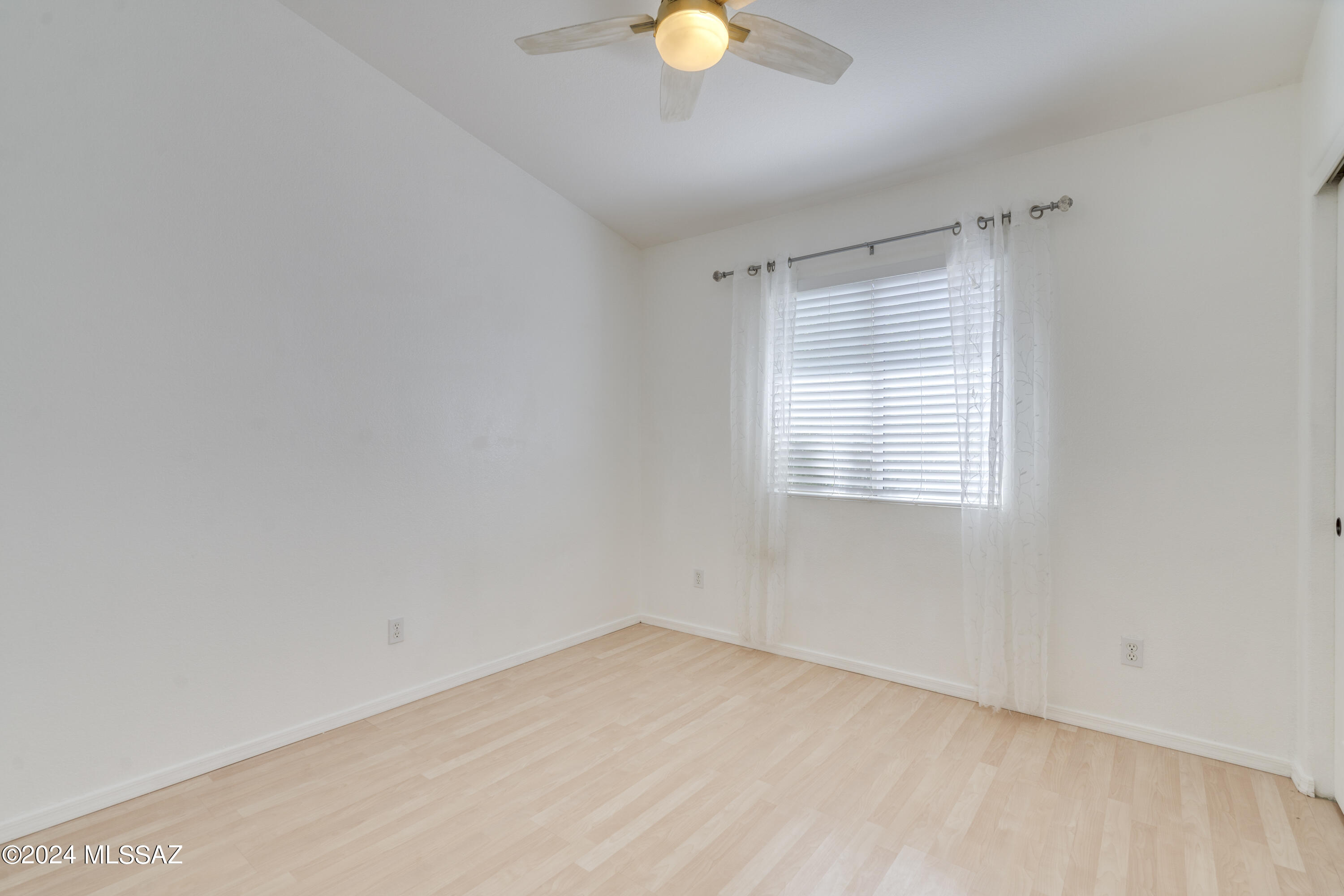 3313 W Corte Albor