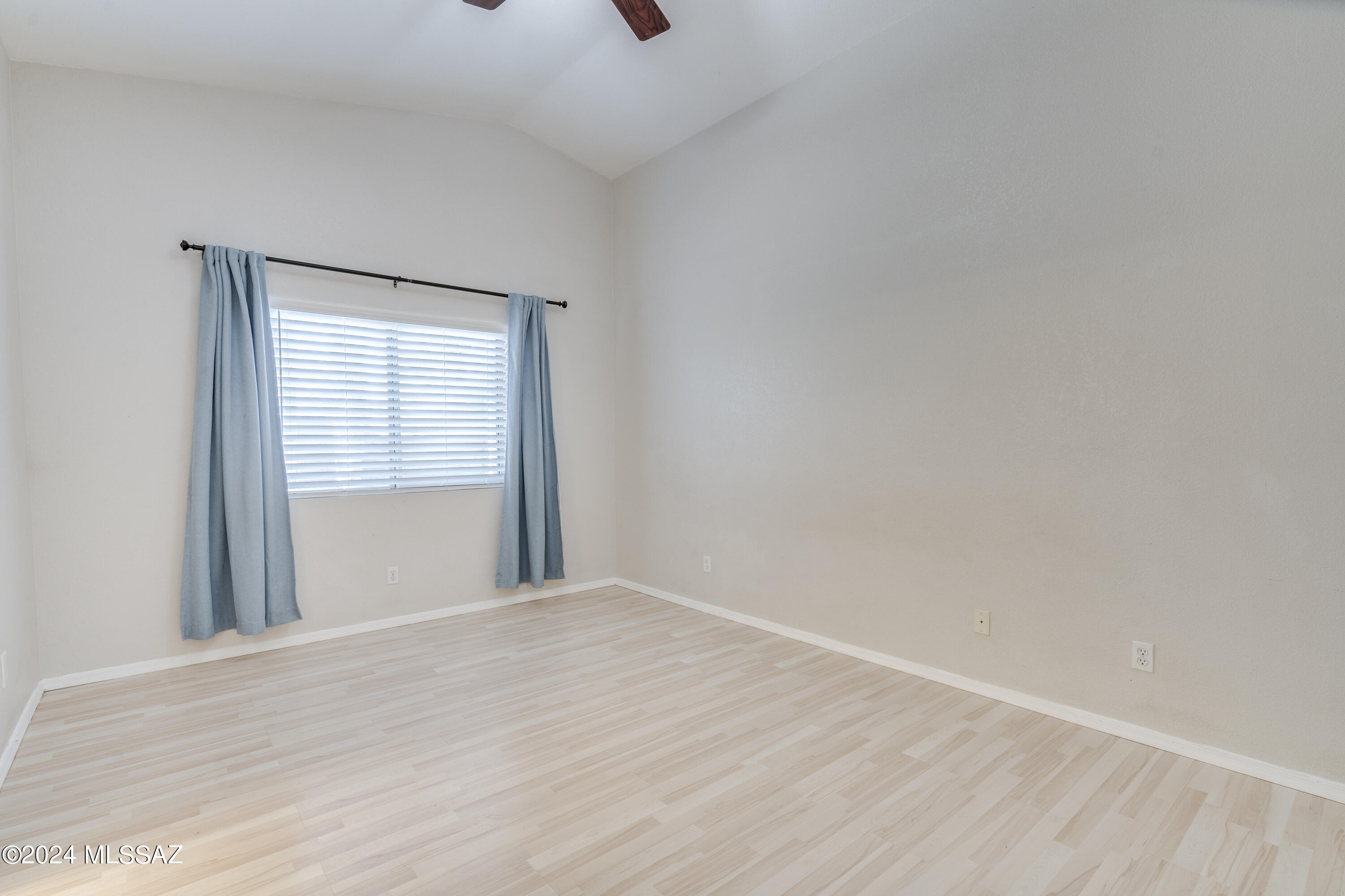 3313 W Corte Albor