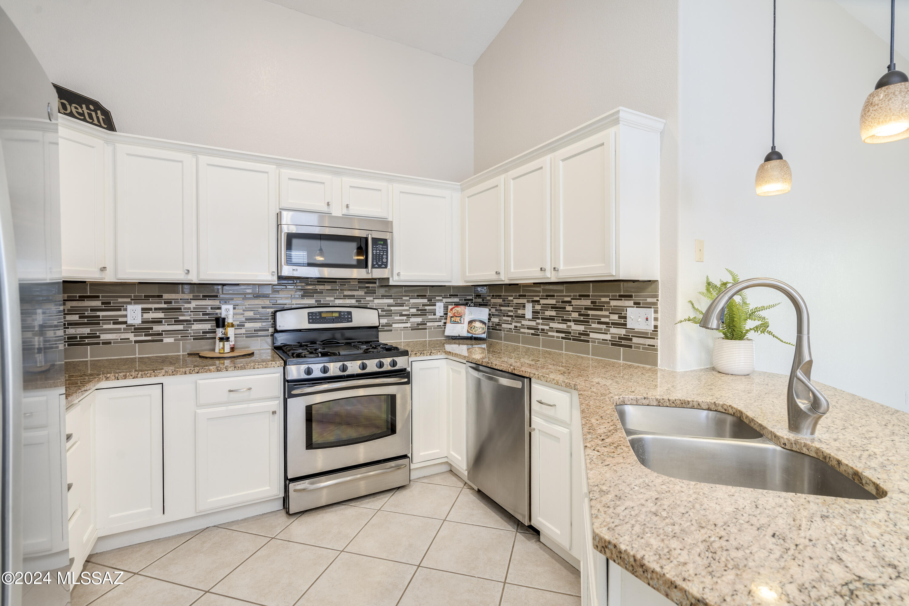 3313 W Corte Albor