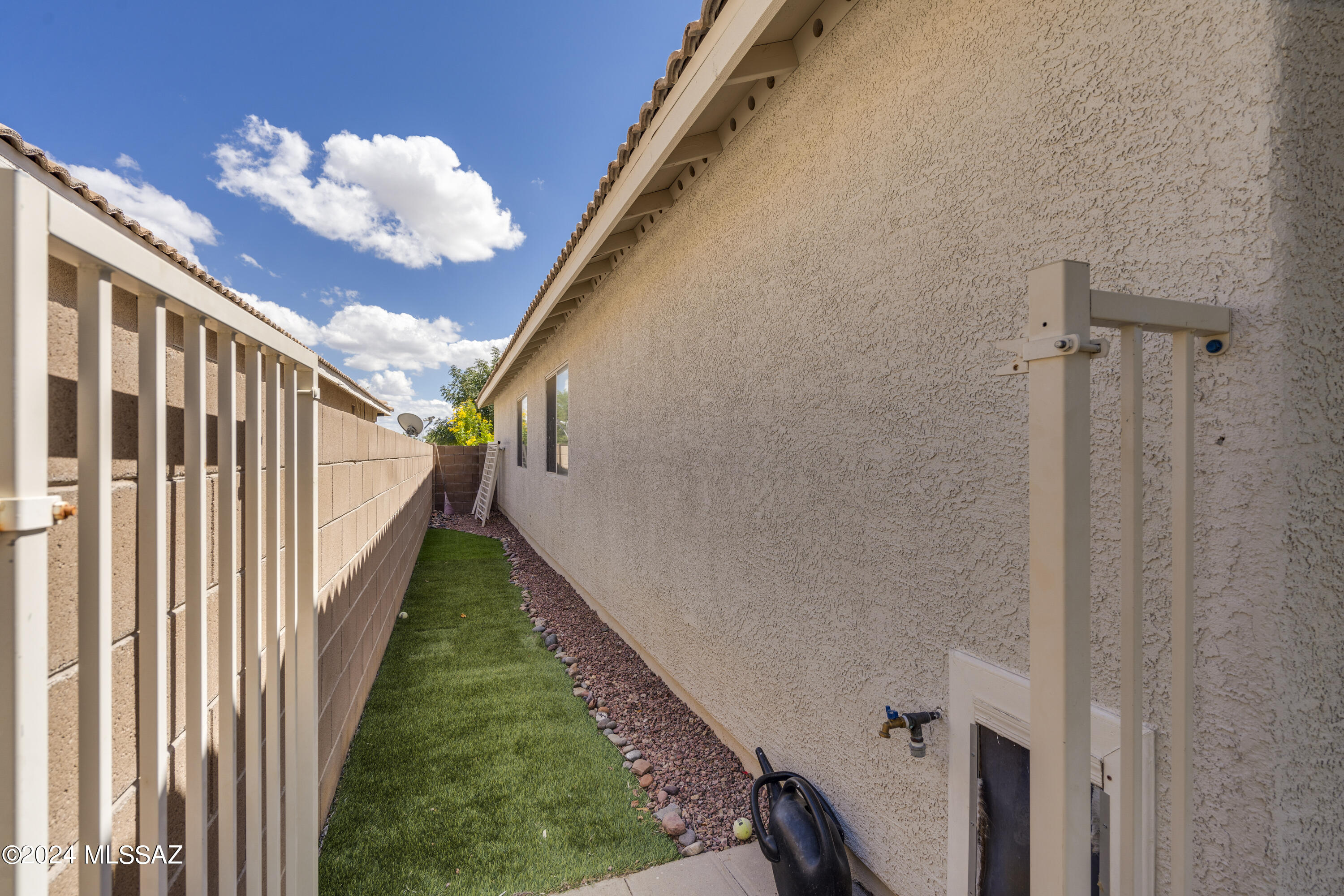 3313 W Corte Albor