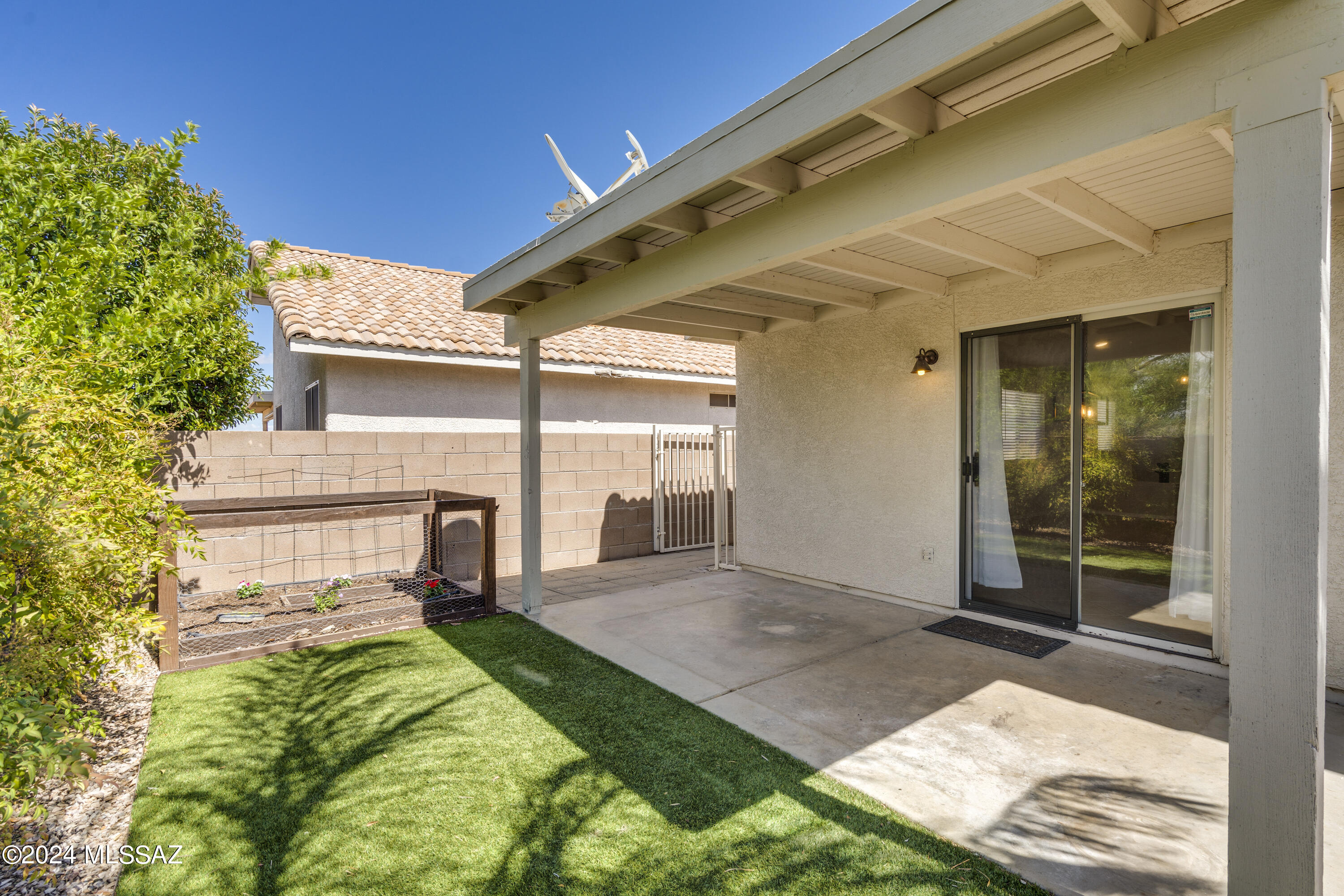 3313 W Corte Albor