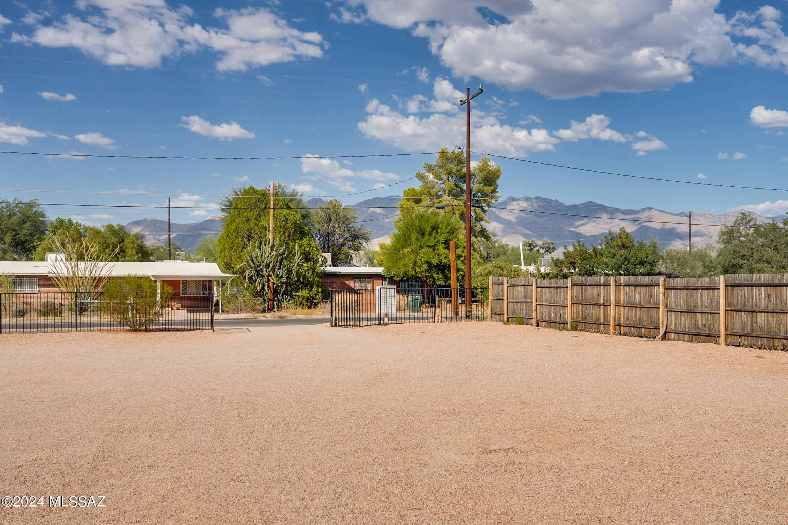 3204 E Almartin Street 3