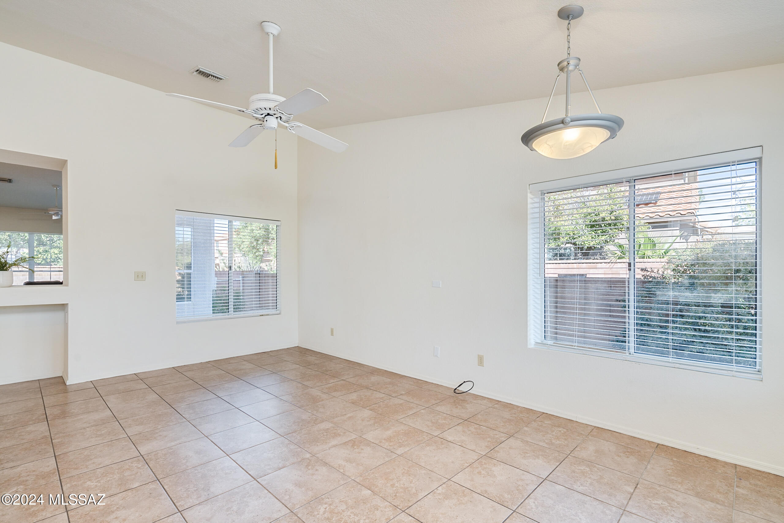 877 W Annandale Way