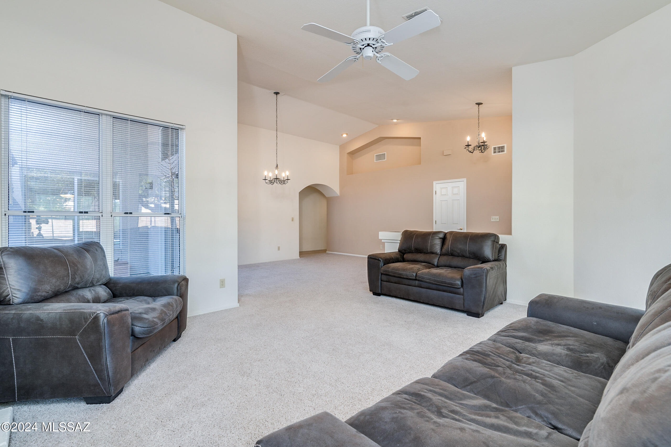 877 W Annandale Way
