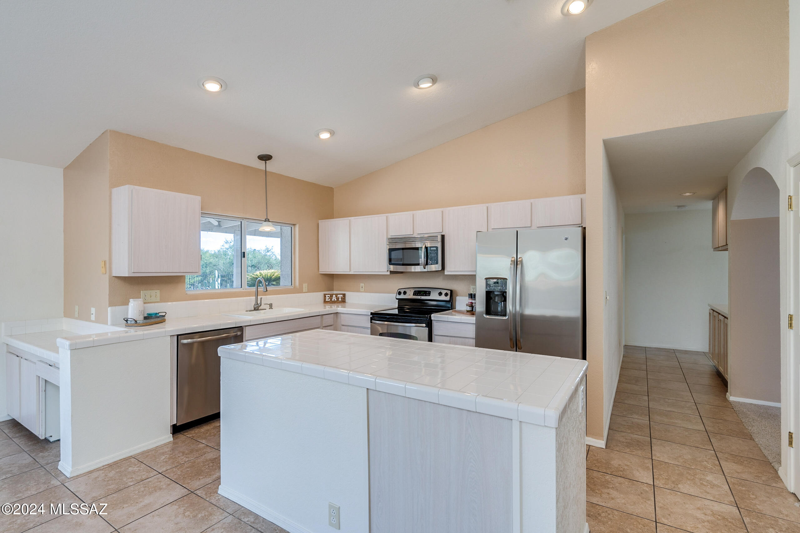 877 W Annandale Way