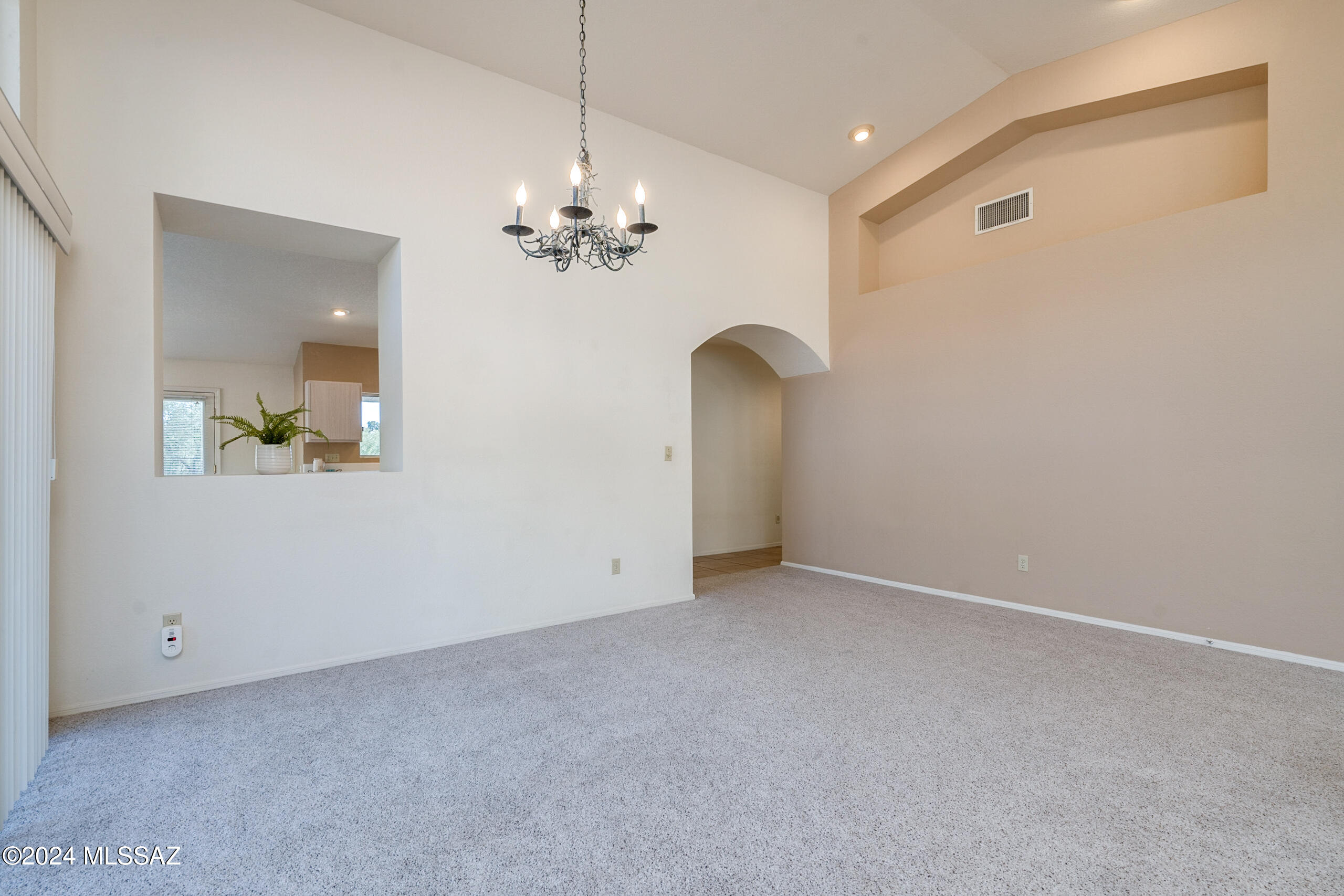 877 W Annandale Way
