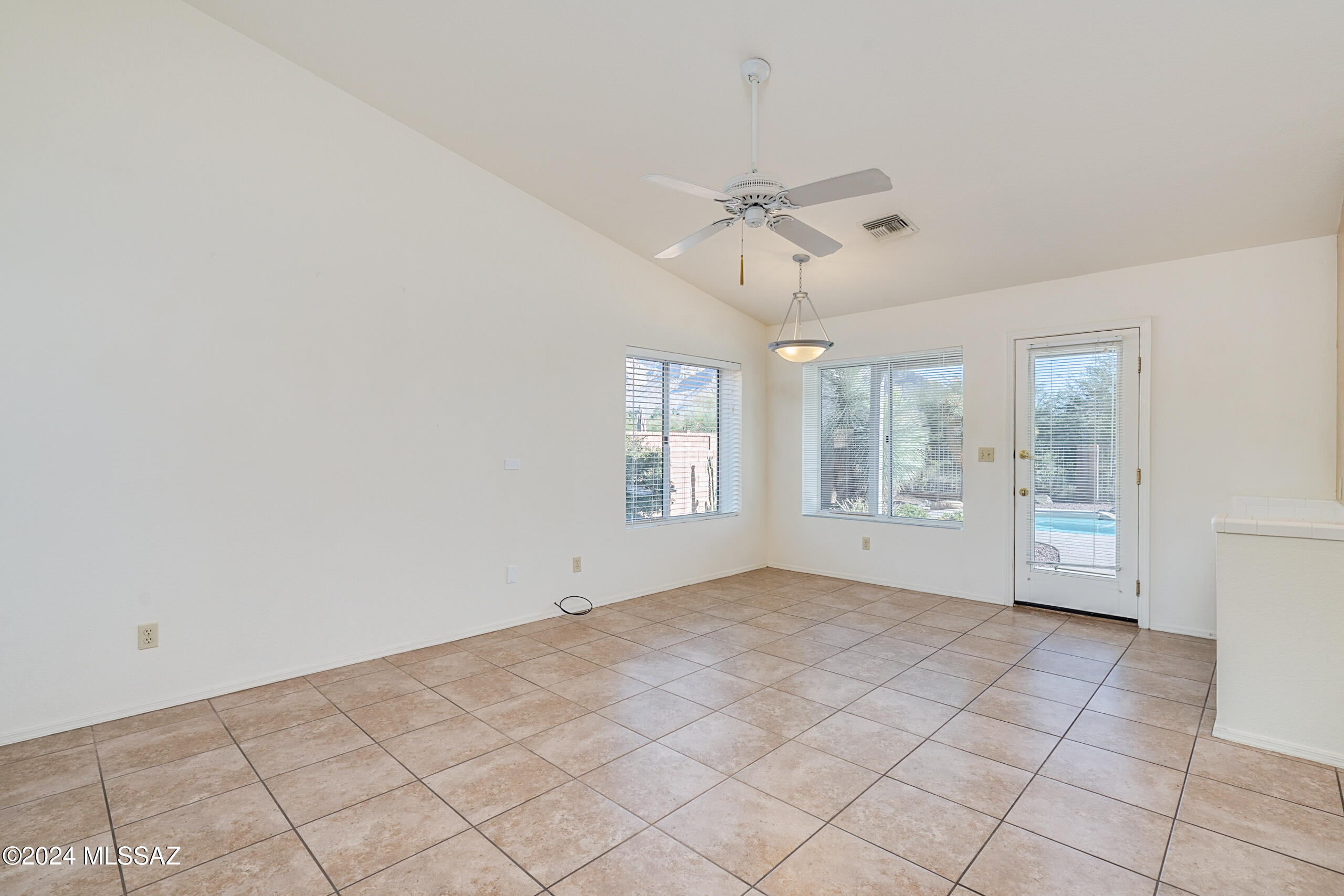 877 W Annandale Way