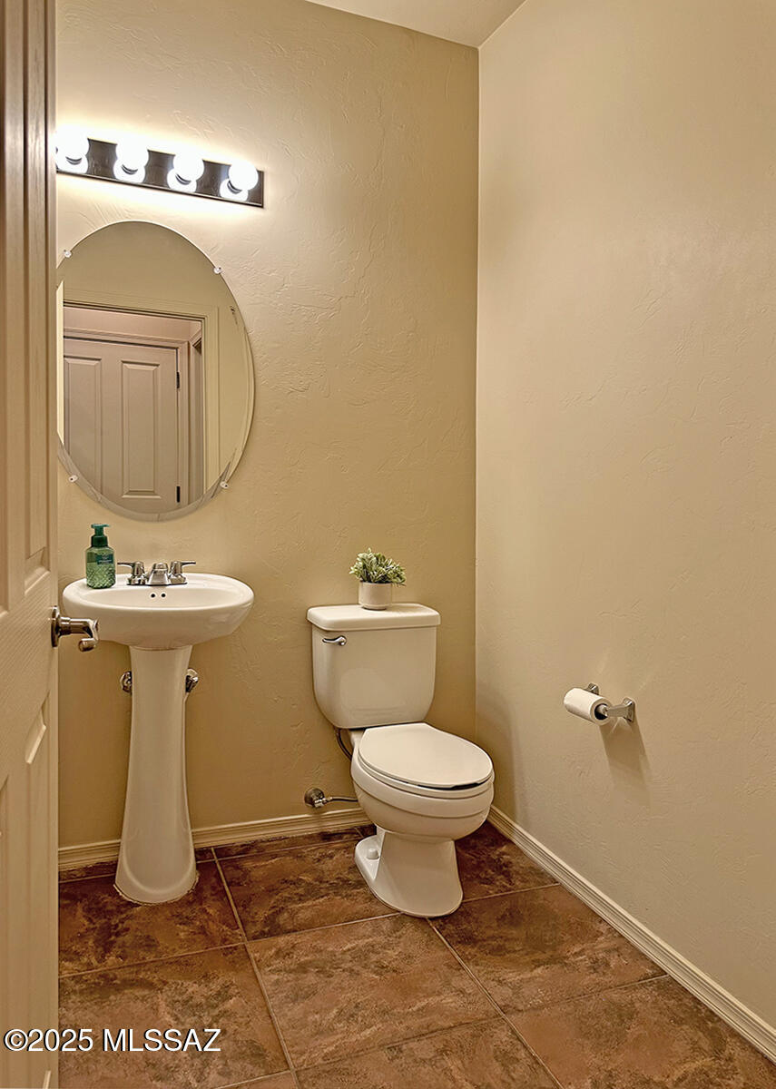1554 N Lee Lofts Lane