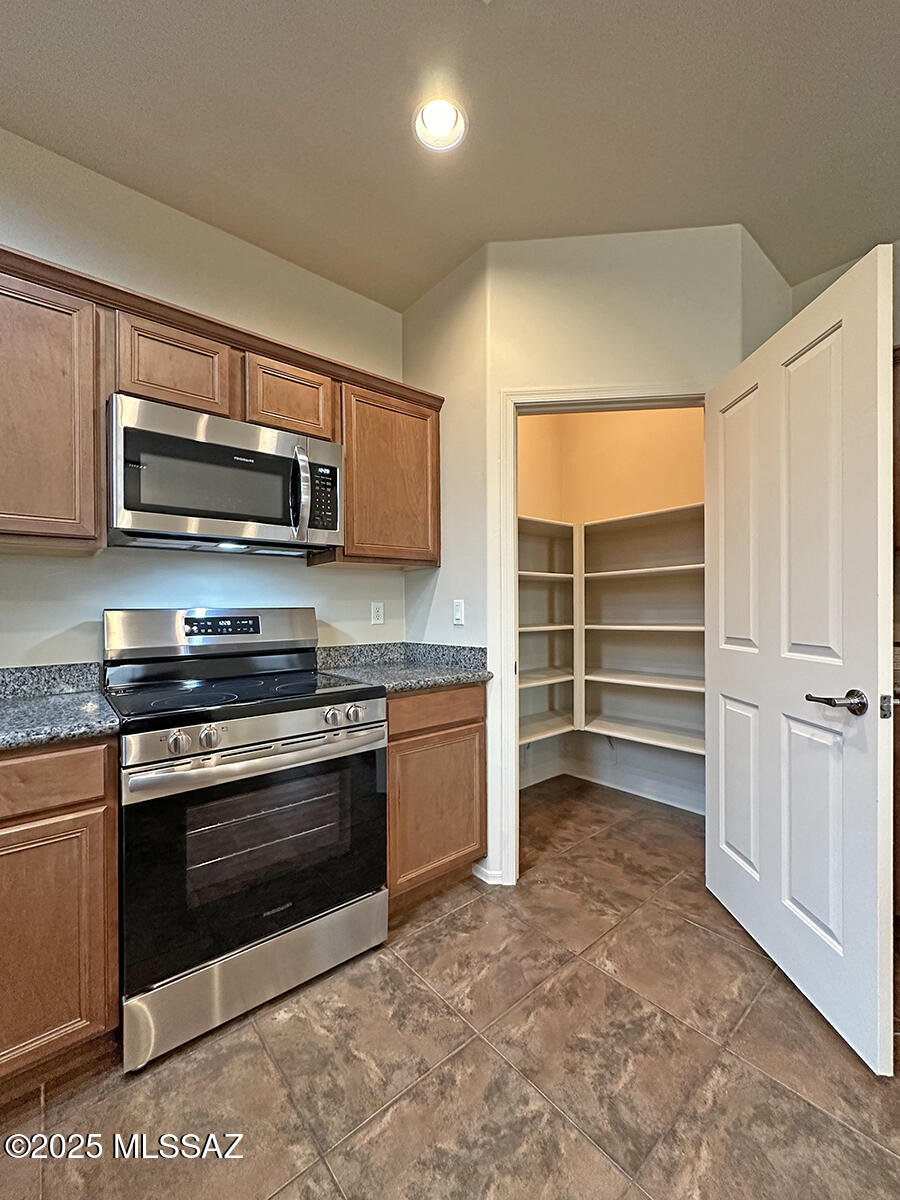 1554 N Lee Lofts Lane