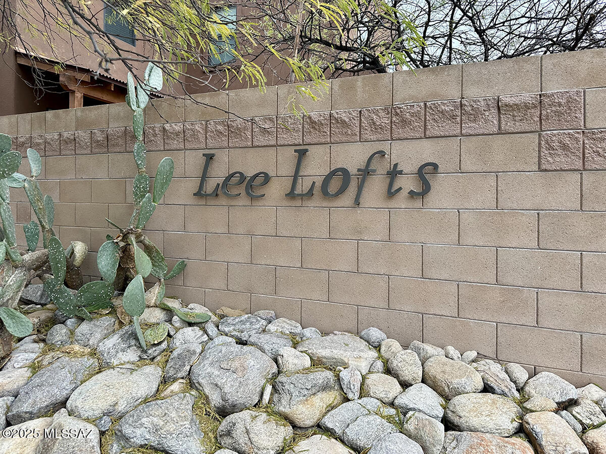 1554 N Lee Lofts Lane