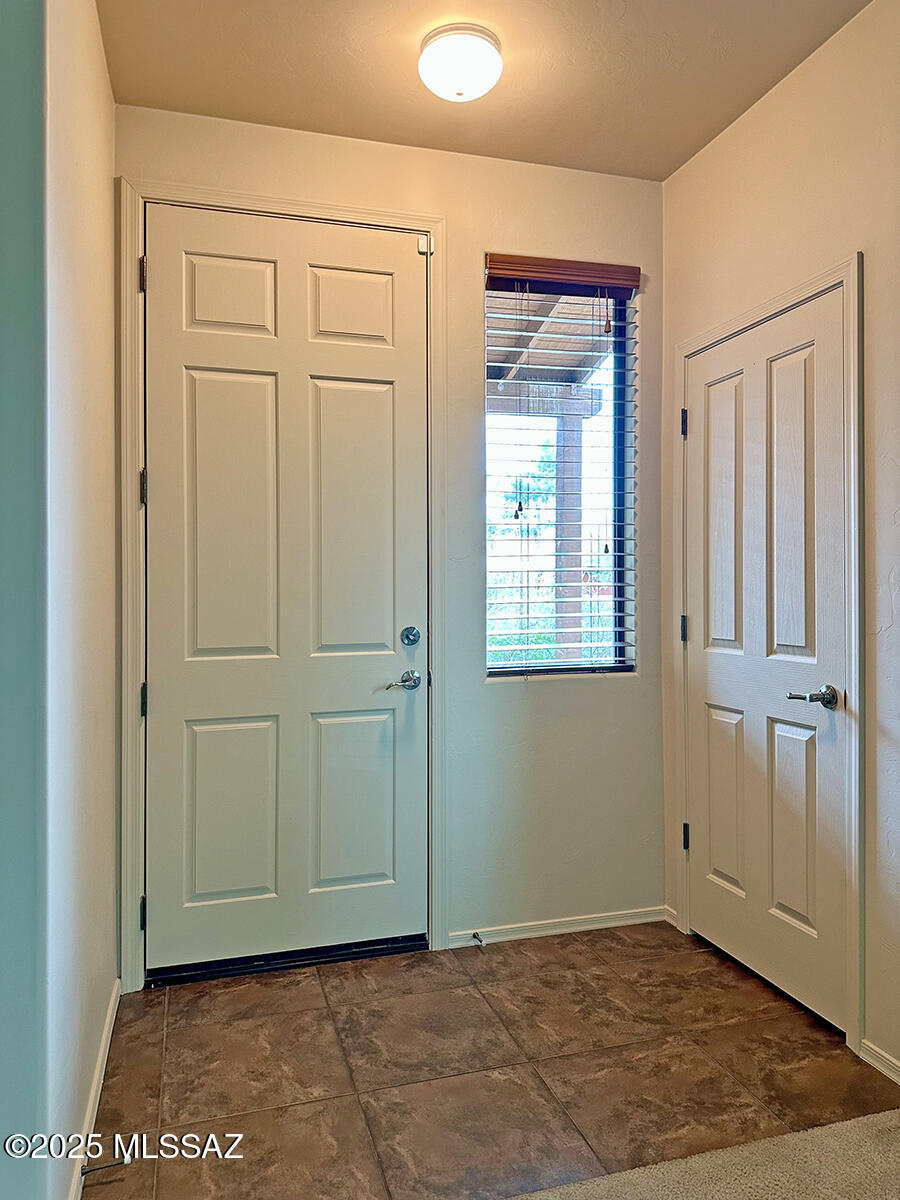 1554 N Lee Lofts Lane