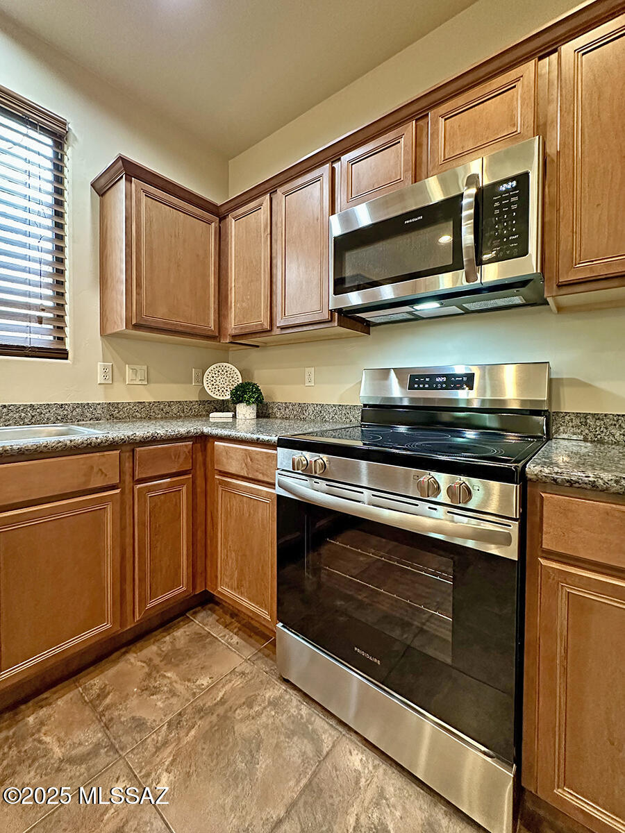 1554 N Lee Lofts Lane