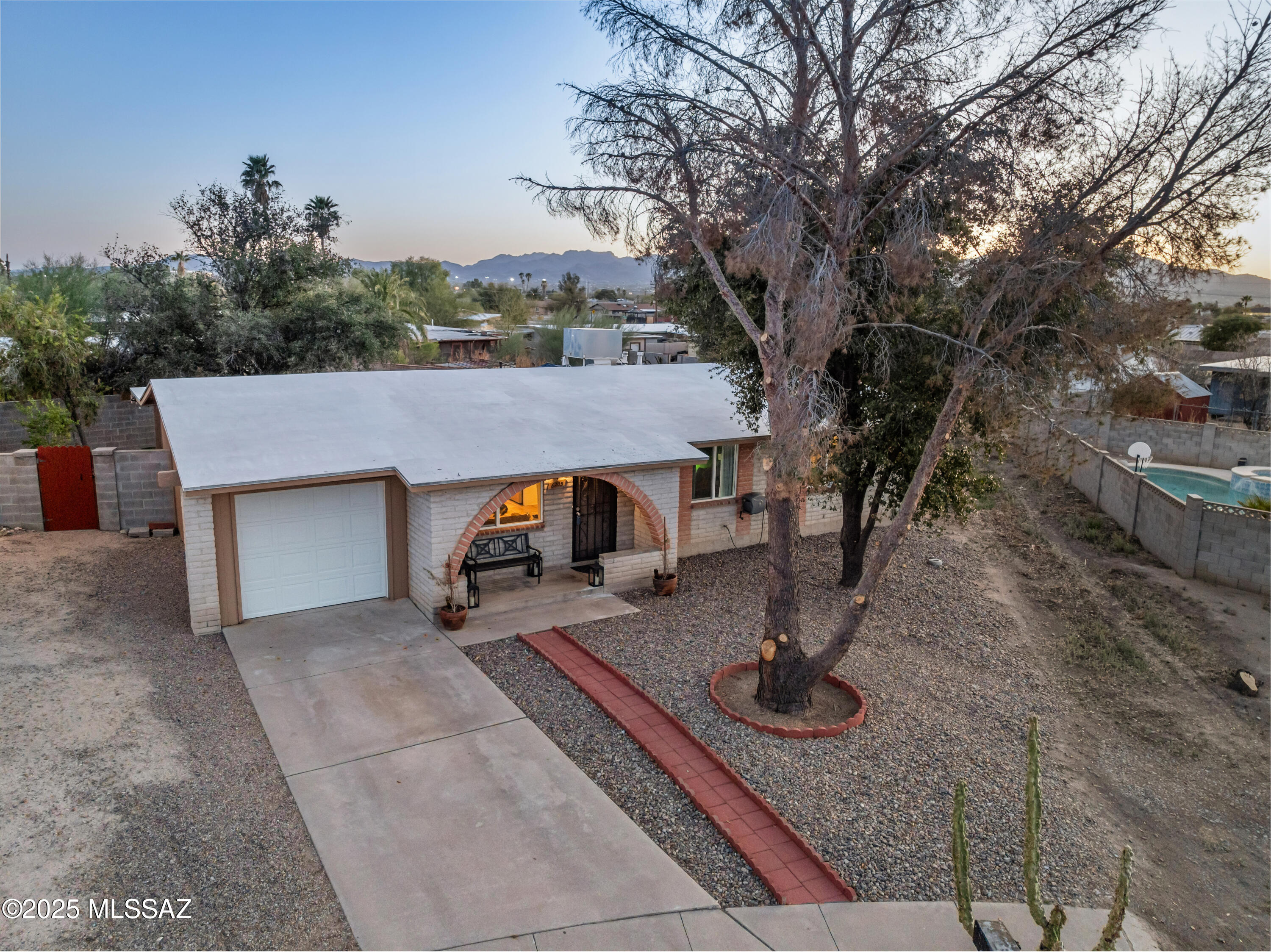 6205 N Carapan Place