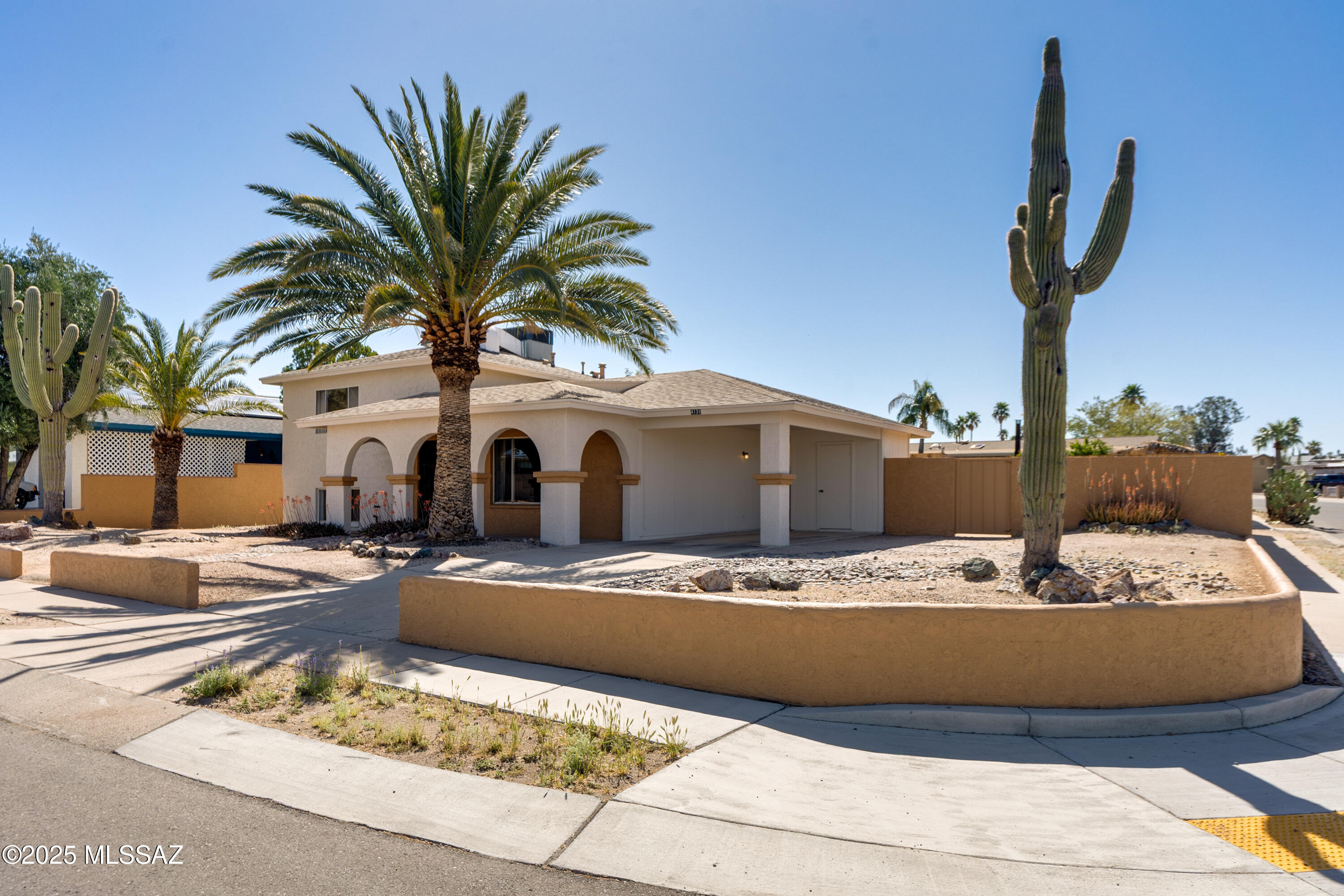 4131 W Orangewood Drive