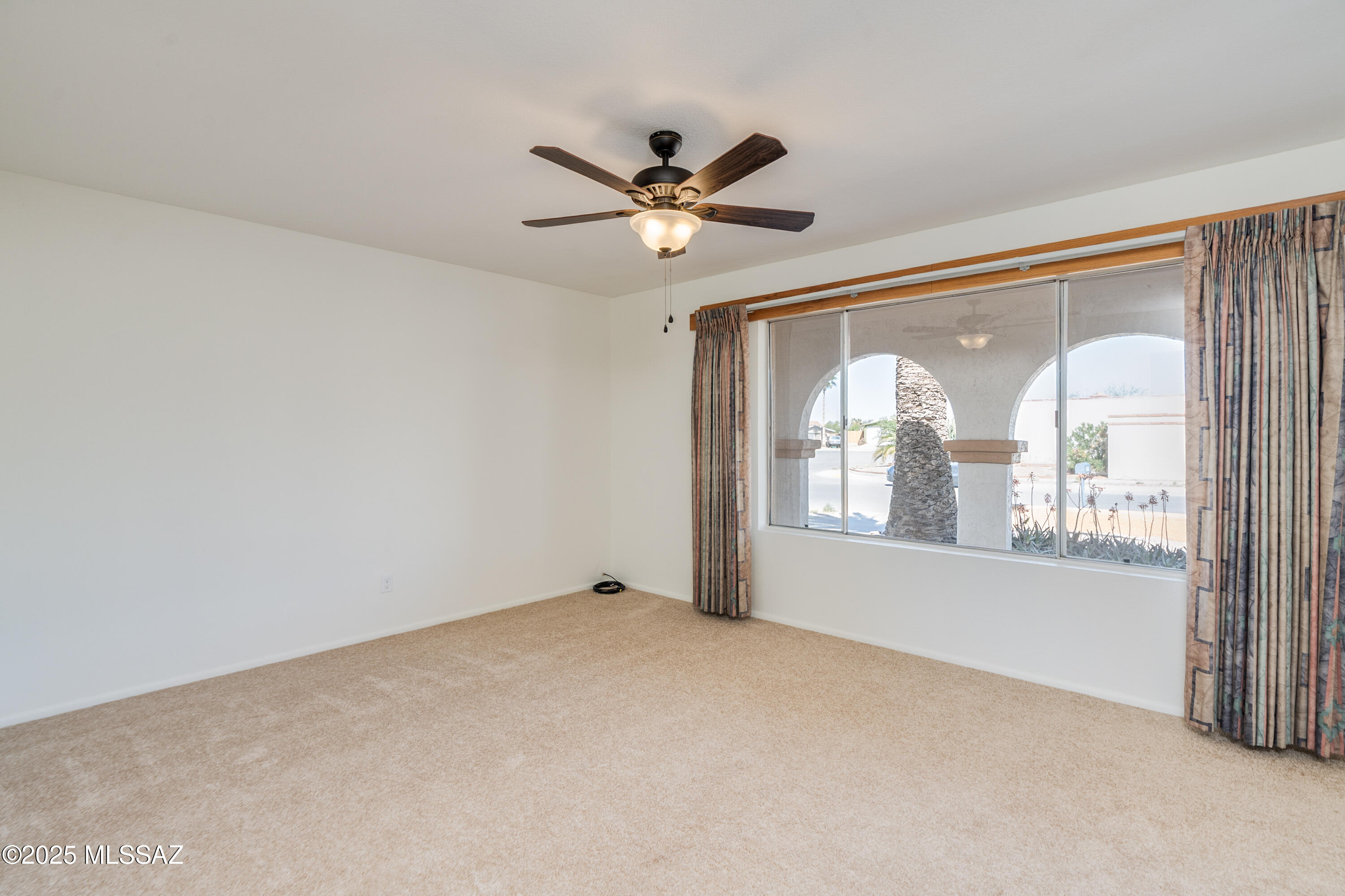 4131 W Orangewood Drive