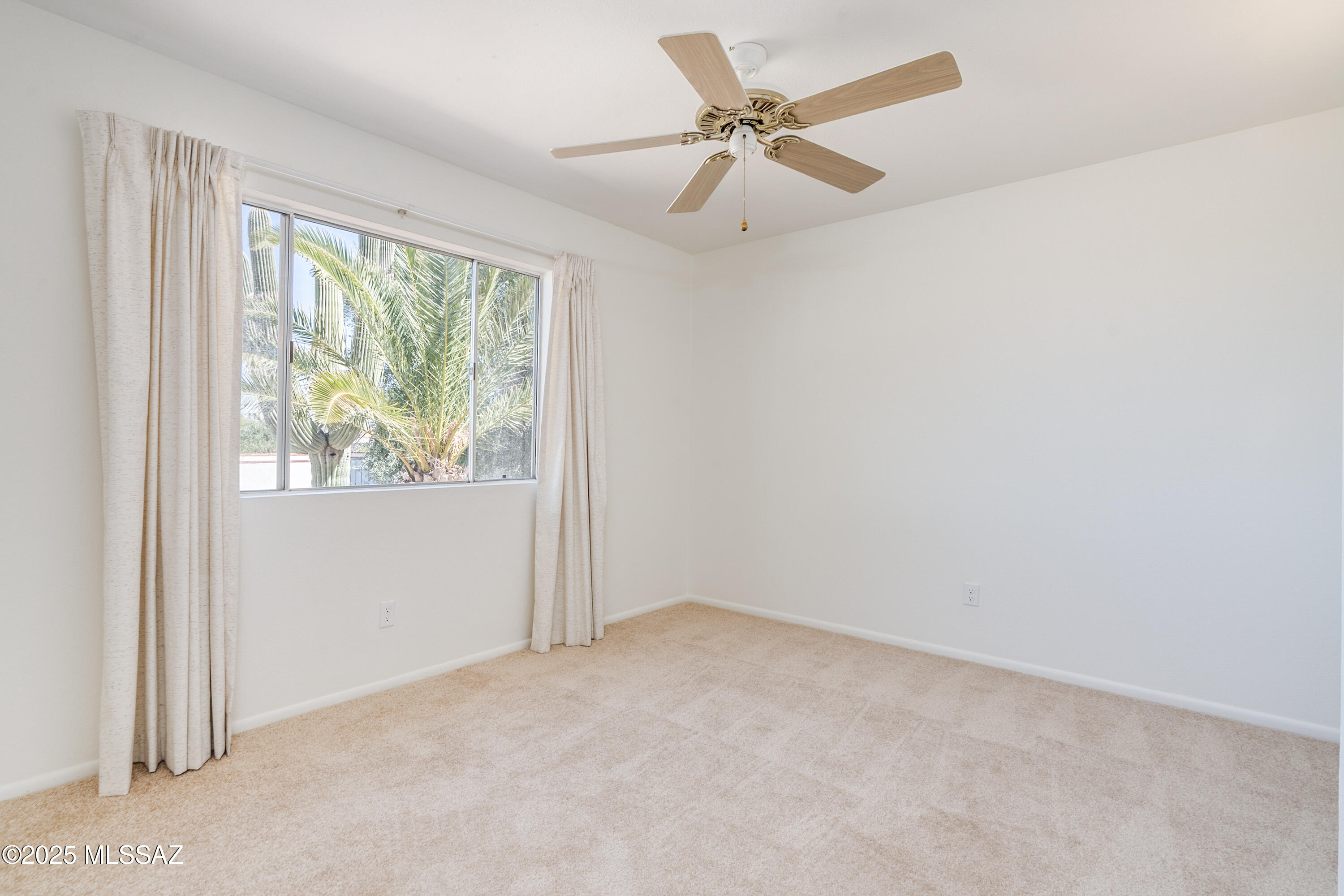 4131 W Orangewood Drive