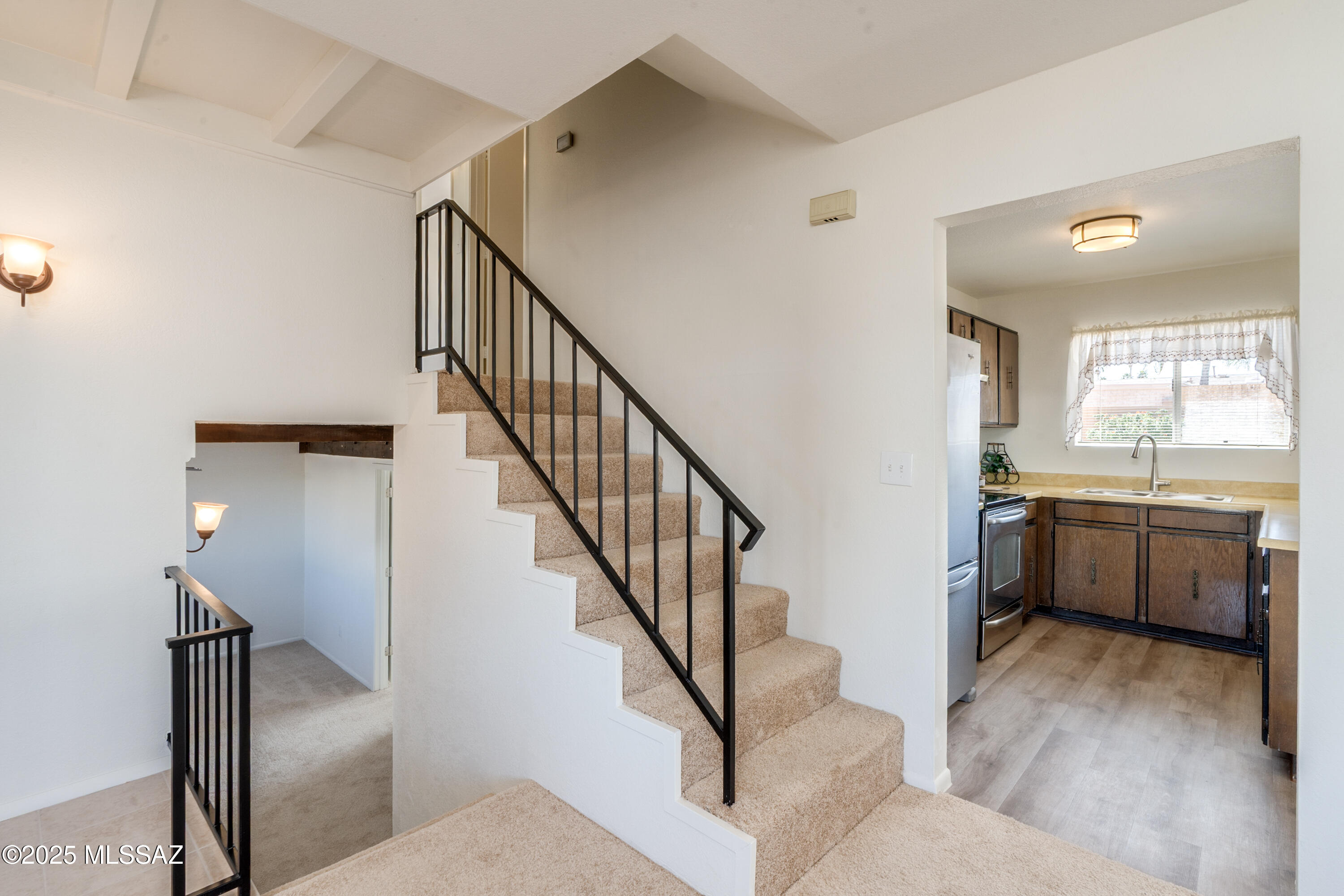 4131 W Orangewood Drive