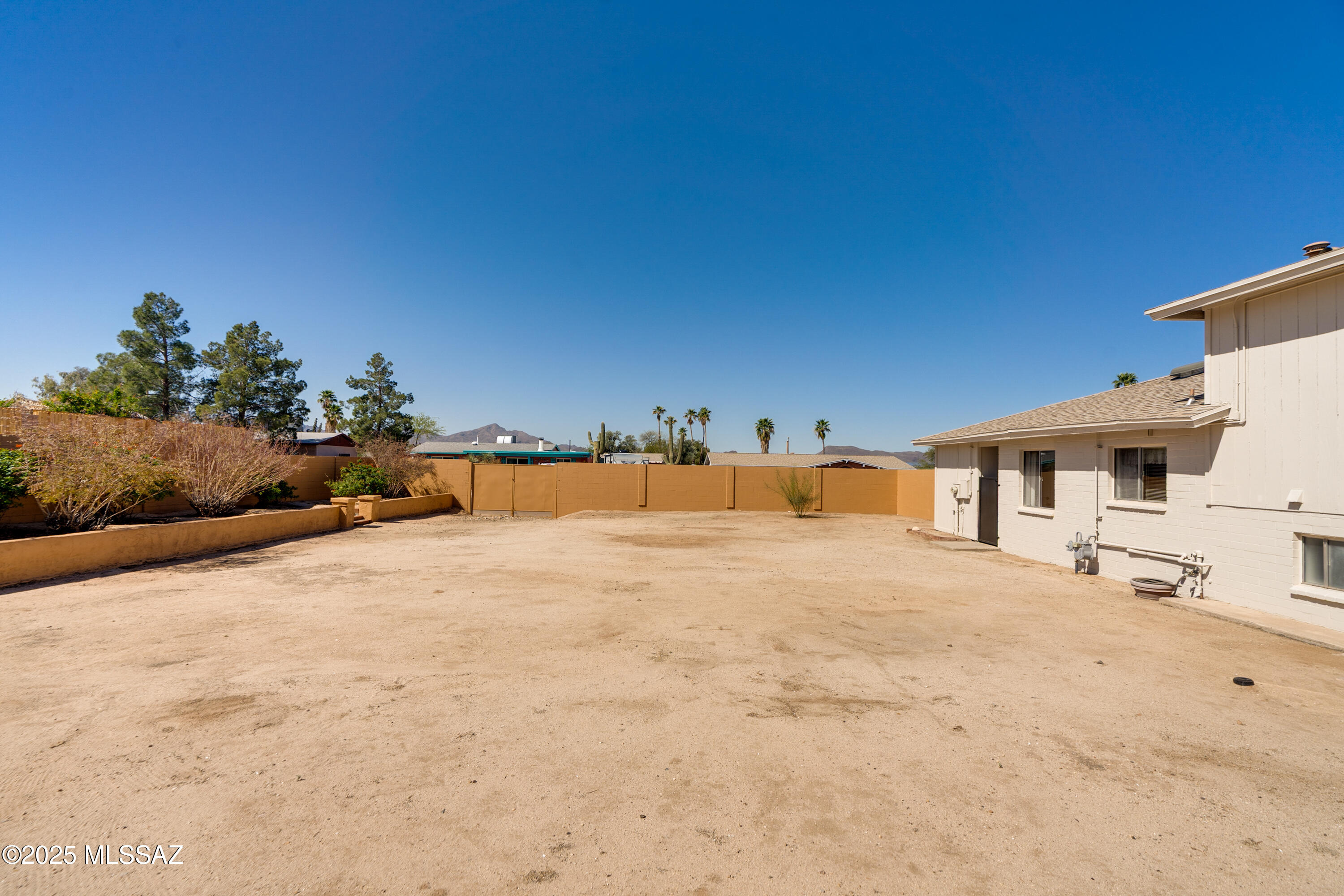 4131 W Orangewood Drive