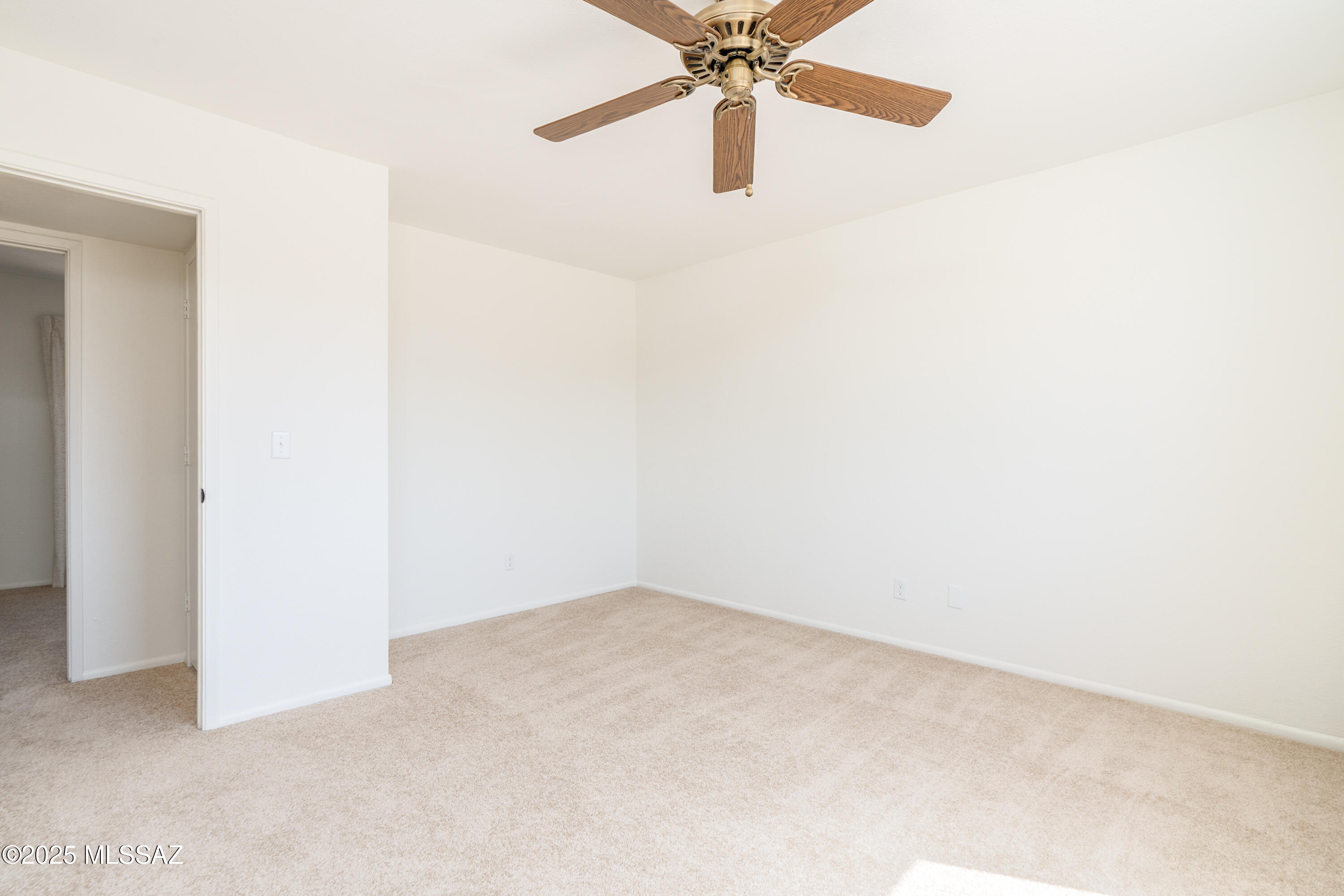 4131 W Orangewood Drive
