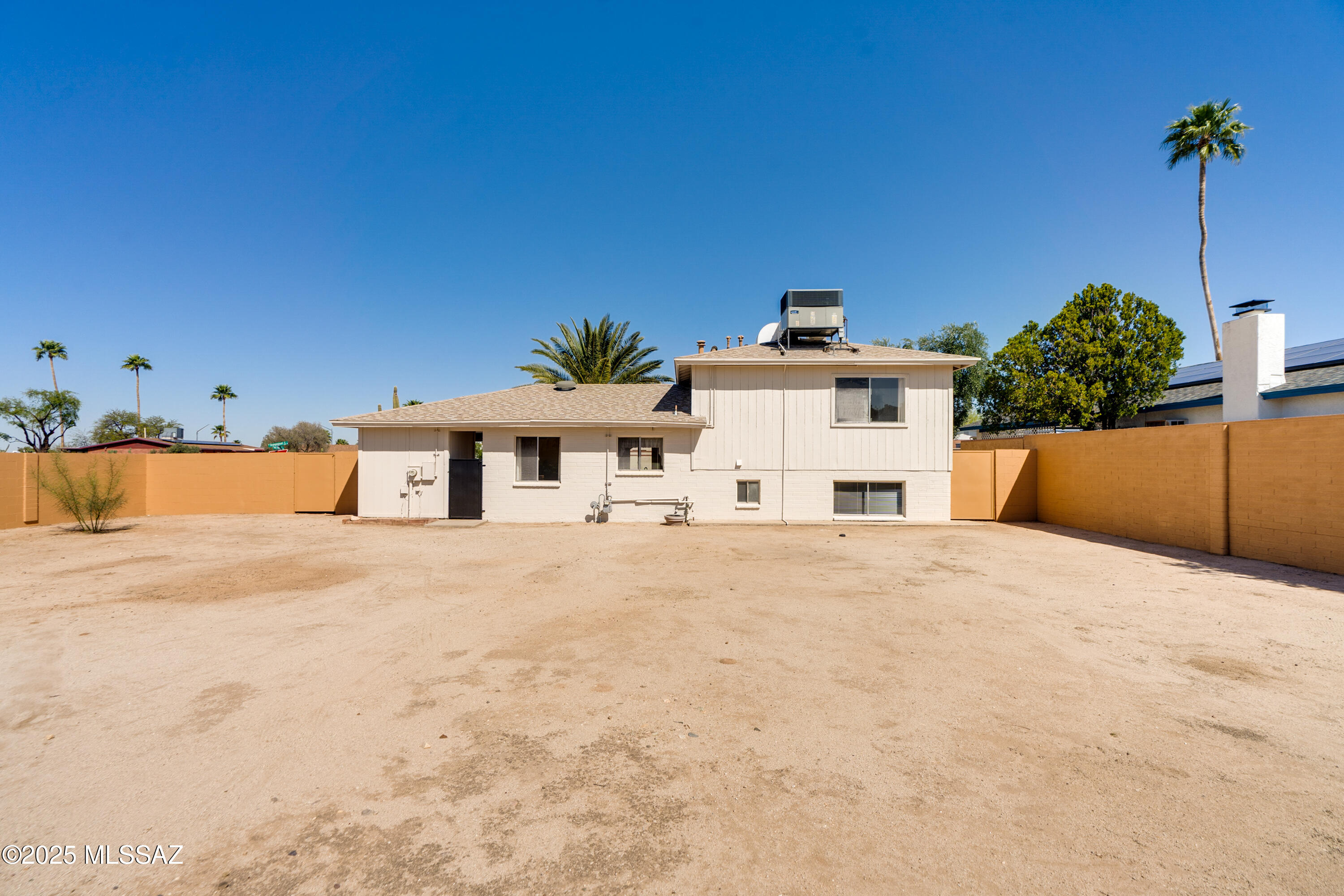 4131 W Orangewood Drive