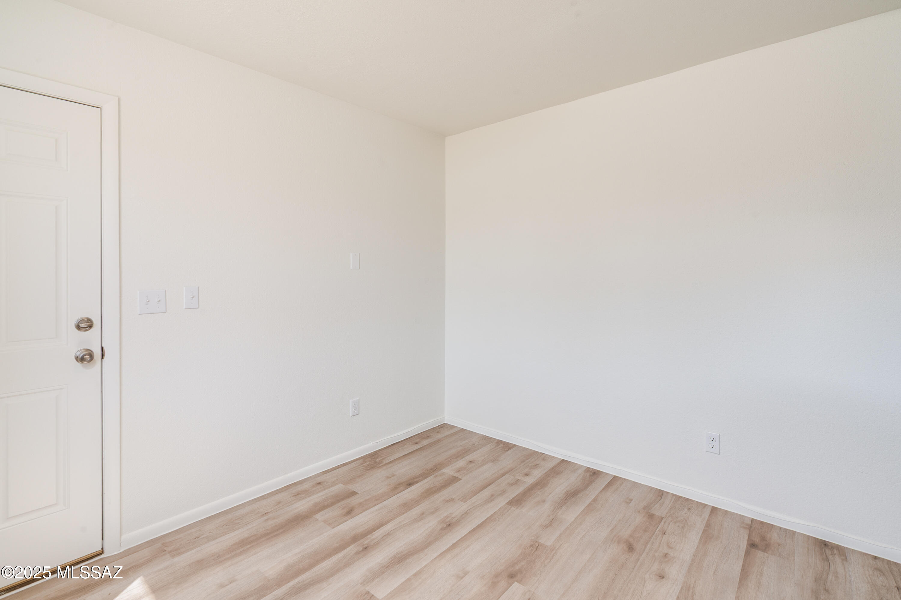 4131 W Orangewood Drive